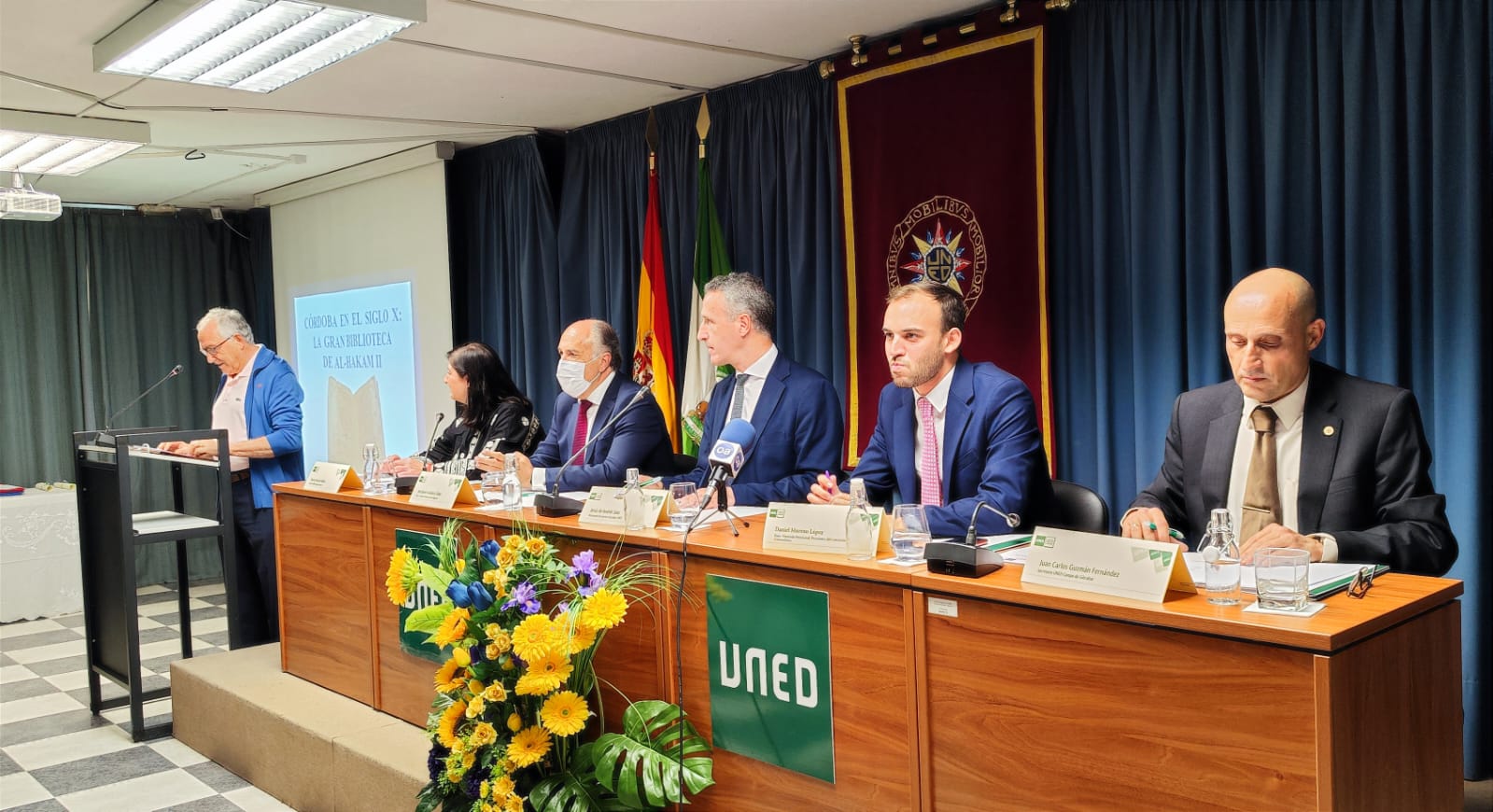 uned uned