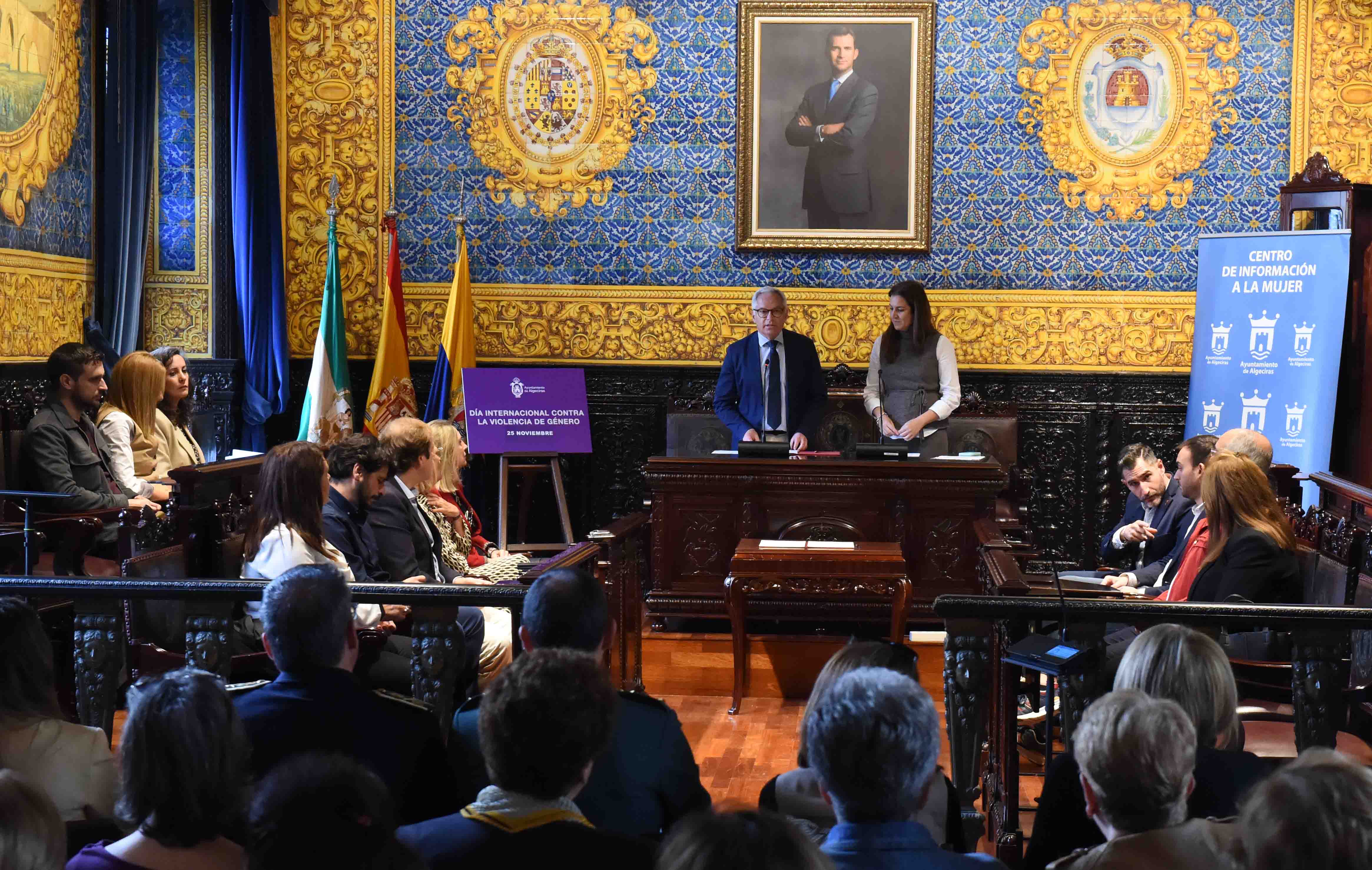 El Ayuntamiento acoge el acto institucional contra la violencia de género