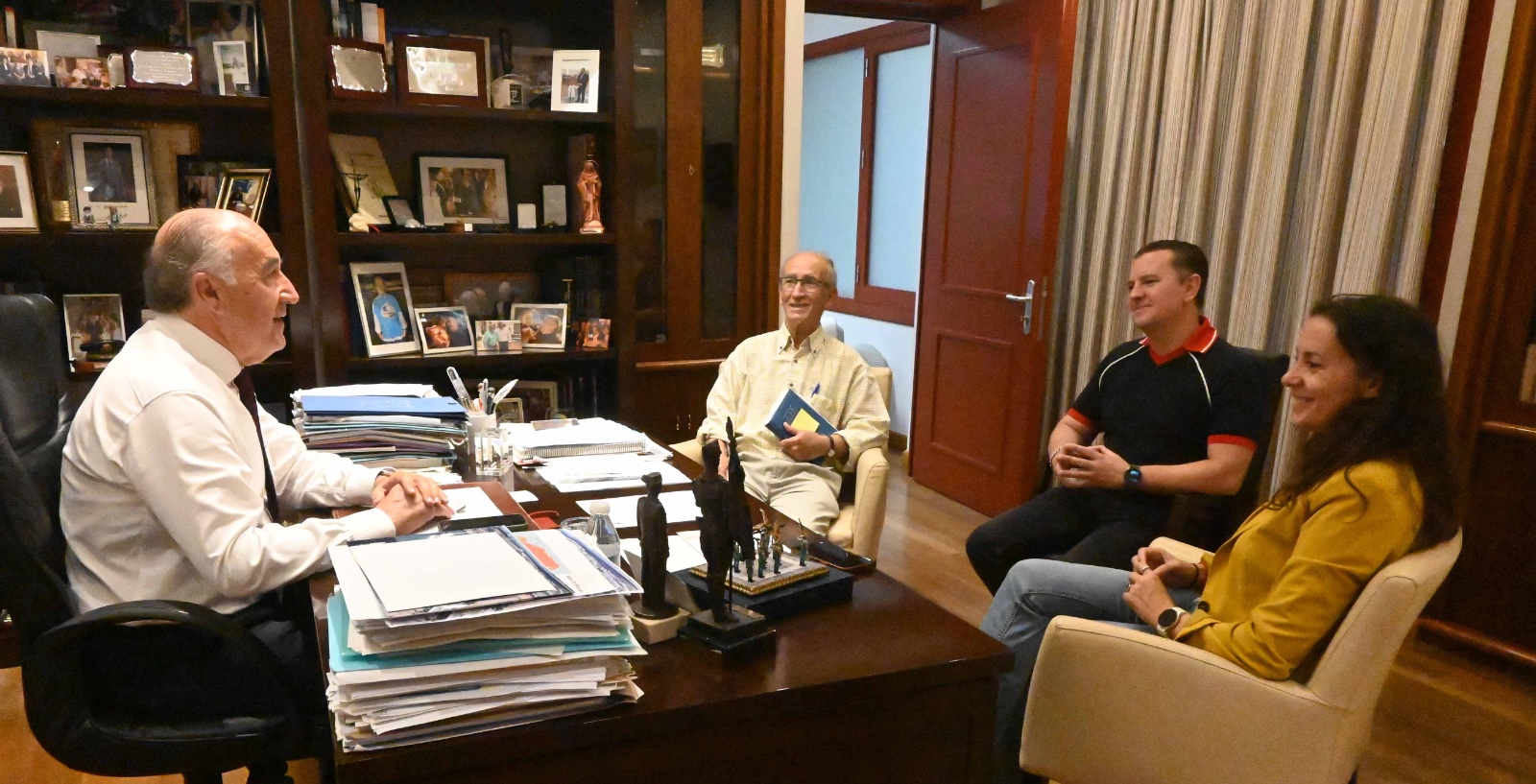 Landaluce se reúne con vecinos de La Reconquista para analizar las actuaciones realizadas y priorizar nuevas intervenciones