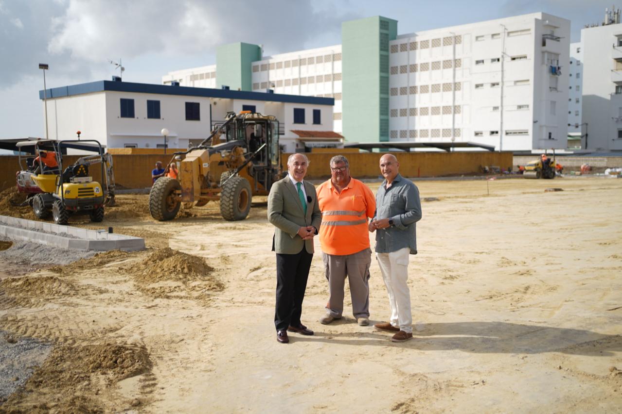 Landaluce y Martínez destacan el buen ritmo de las obras del aparcamiento de la calle Cabo Finisterre en el Rinconcillo
