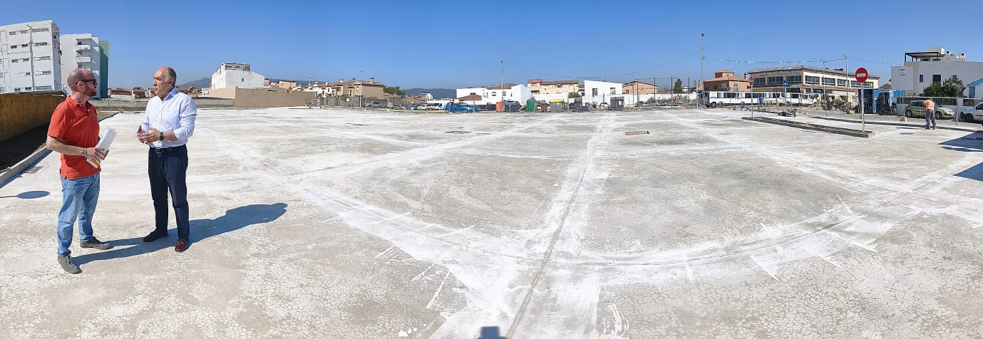 Landaluce anuncia la próxima apertura del nuevo aparcamiento en Cabo Finisterre, junto a la playa de El Rinconcillo, que mejorará el acceso a la zona