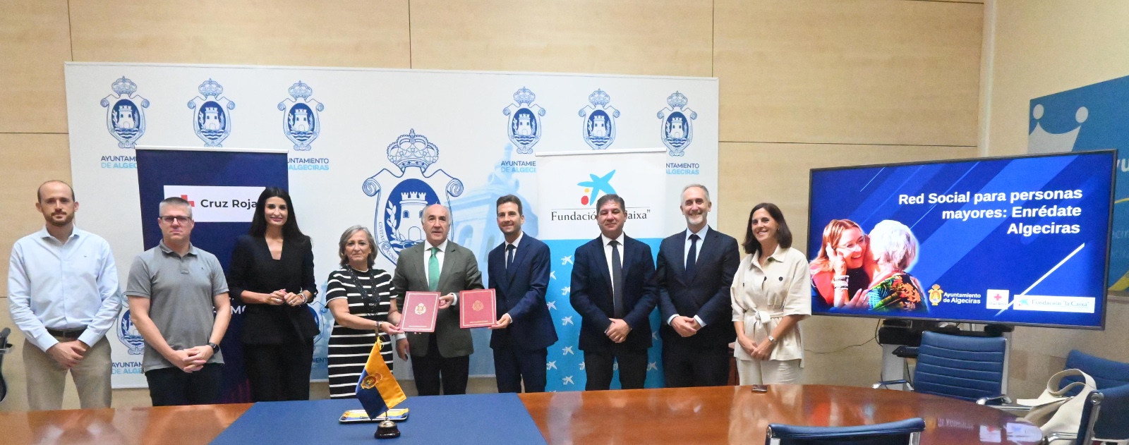 El Ayuntamiento, Cruz Roja y la Fundación ‘La Caixa’ refuerzan su compromiso con los mayores a través de ‘Enrédate’