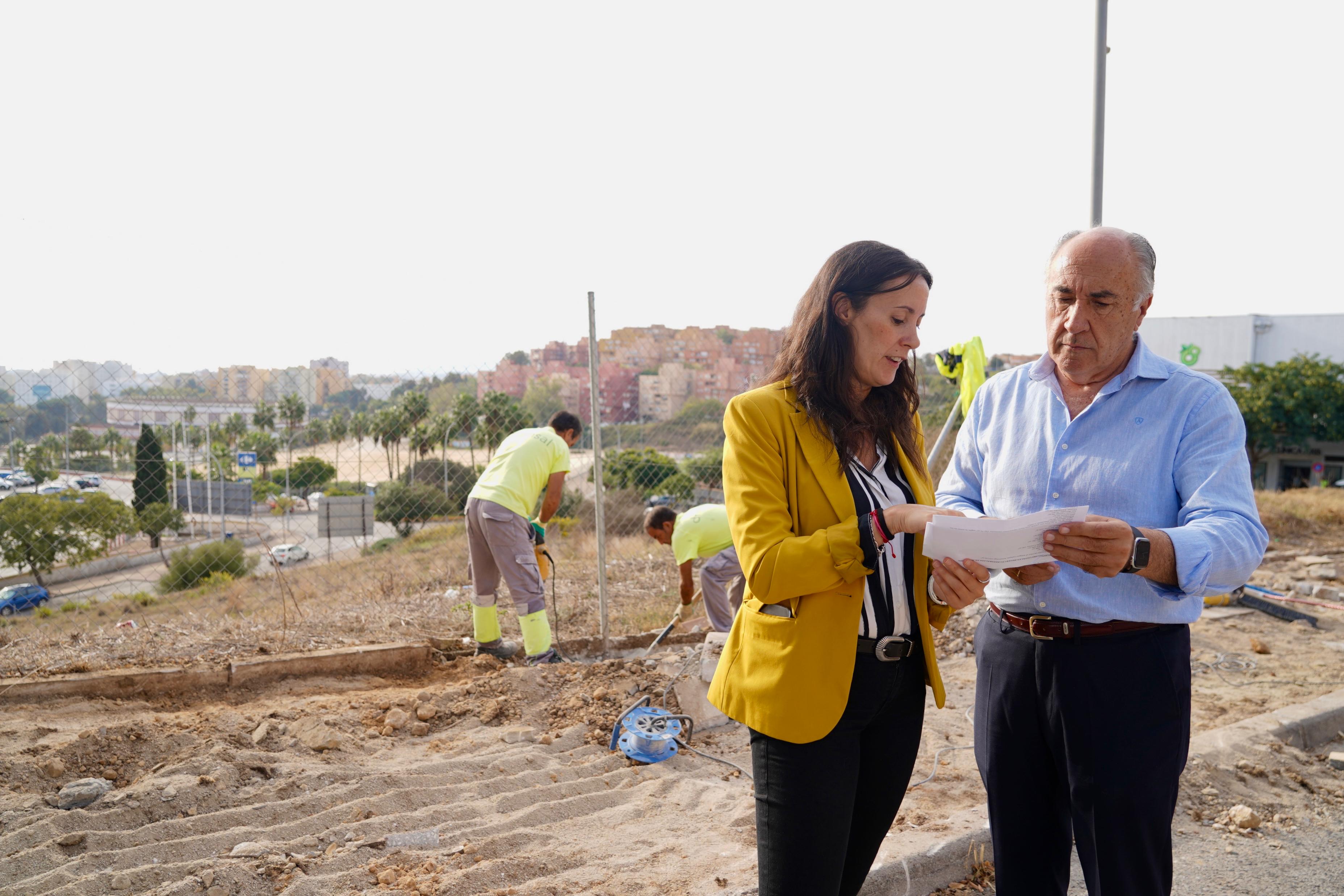 Urbanismo continúa la renovación del acerado en Algeciras con una inversión cercana al millón de euros