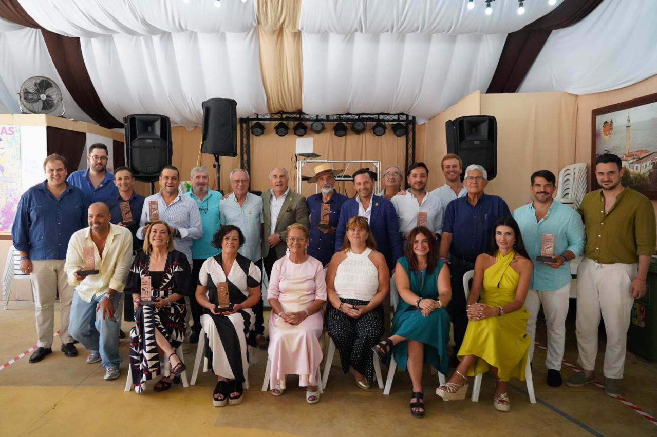 Landaluce entrega los Premios Farolillo en la caseta La Novia del Sol