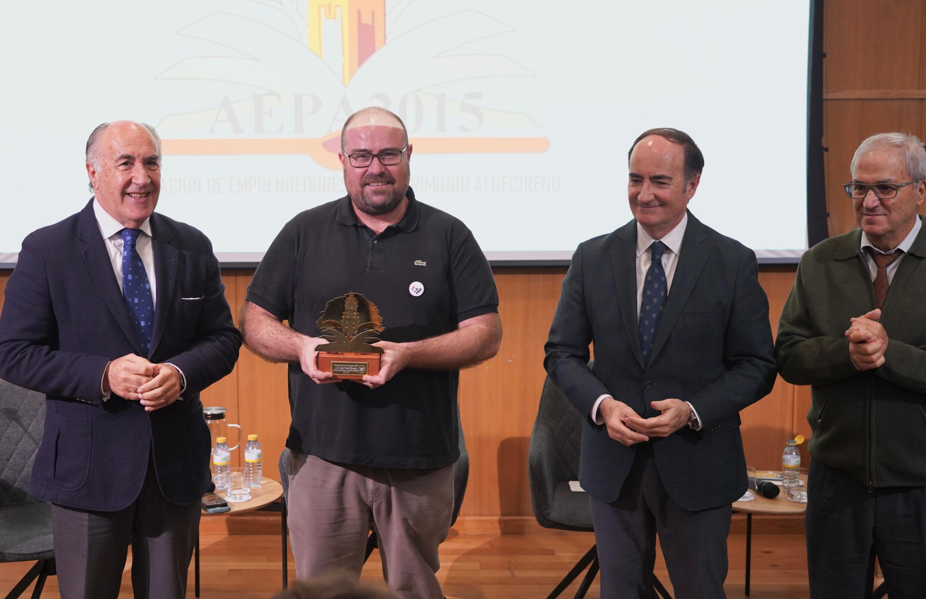 Landaluce traslada a Asier Unciti  el orgullo de Algeciras por su trabajo en la lucha contra el cáncer