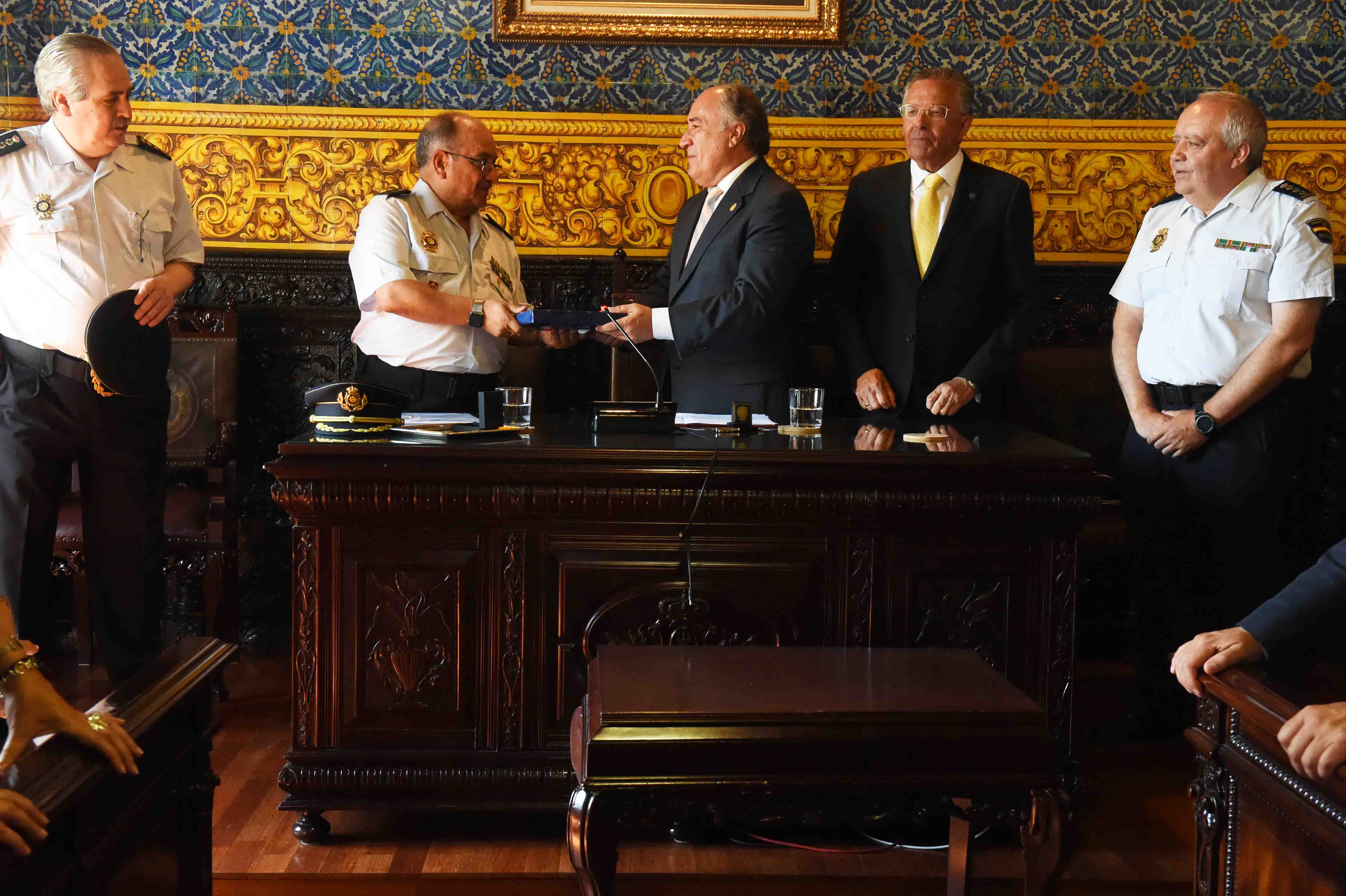 1-DESPEDIDA COMISARIO DE ESTEPONA