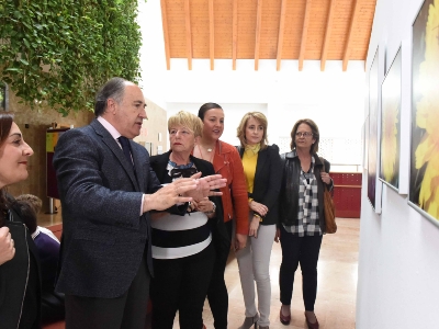 1-INAUGURACIÓN DE LA EXPOSICIÓN UNA MIRADA A LA NATURALEZA V DE LORENZO SEVILLA Y CONFERENCIA INAUGURAL DIVERCIENCIA, A CARGO DE CARMEN INFANTE DUARTE