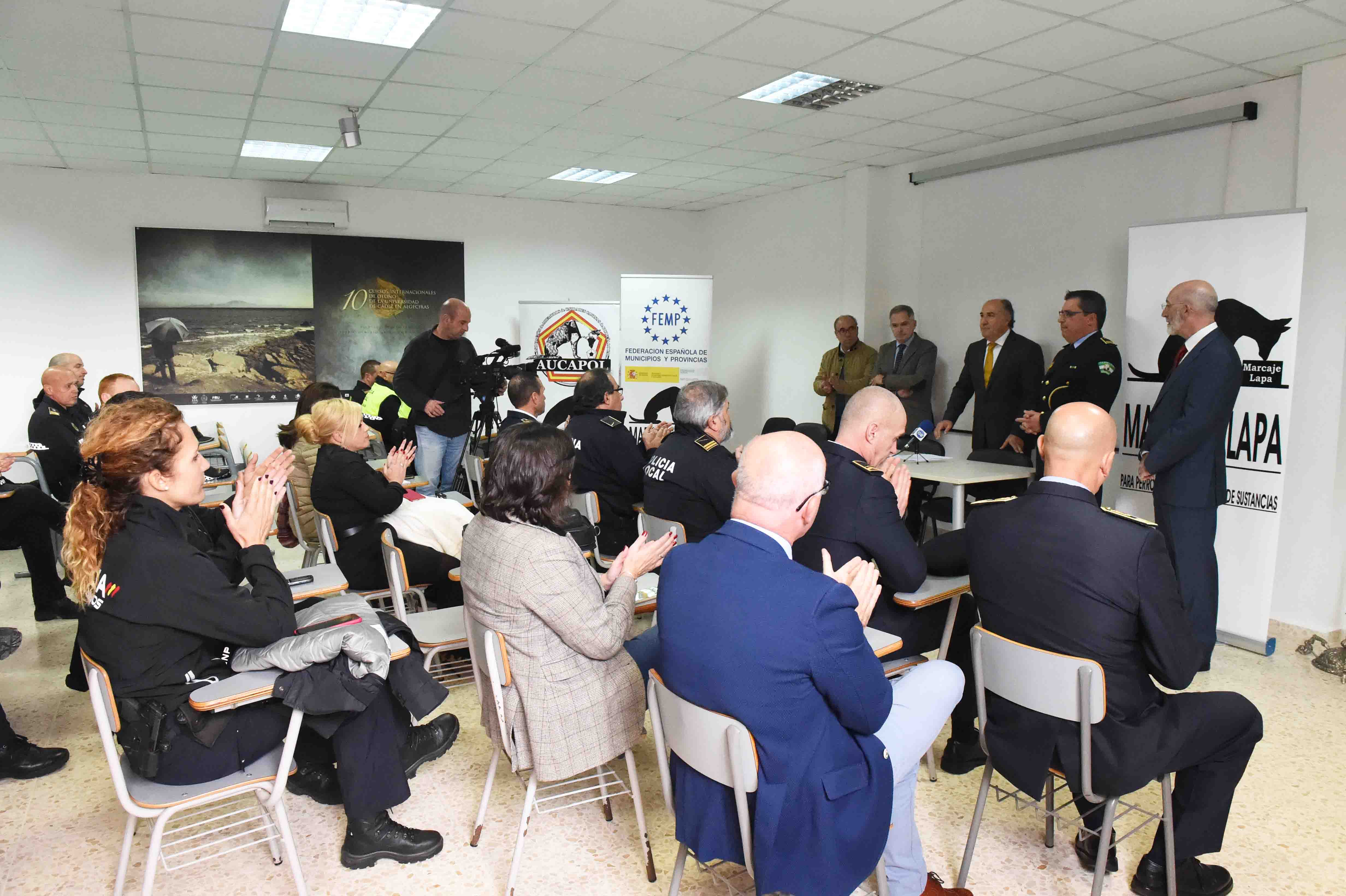 1-INICIO DEL CURSO DE CAPACITACIONES Y PERROS POLICÍA