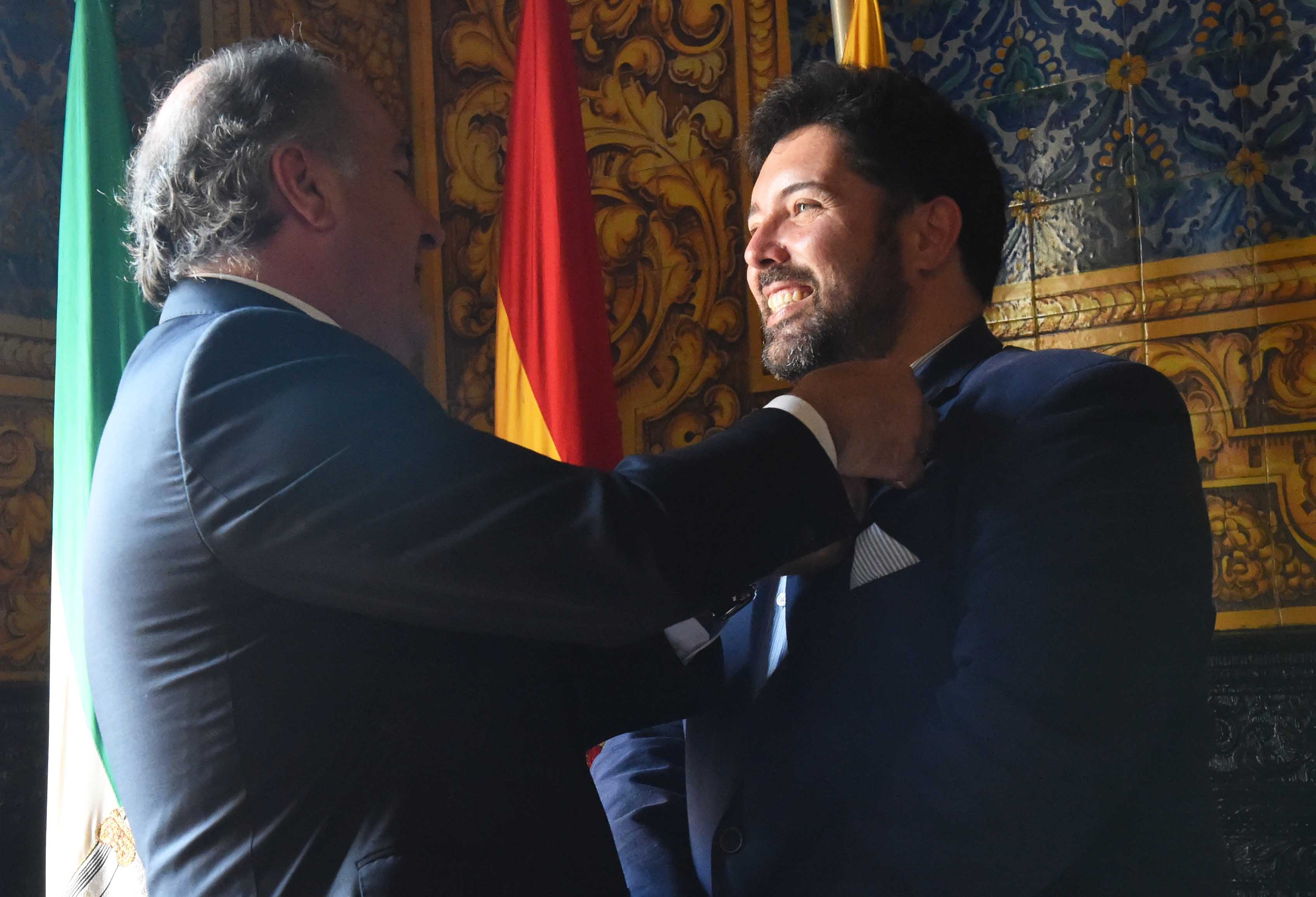 1-RECEPCIÓN A EMPRESARIOS DE LA LOCALIDAD SEVILLANA DE LORA DEL RÍO