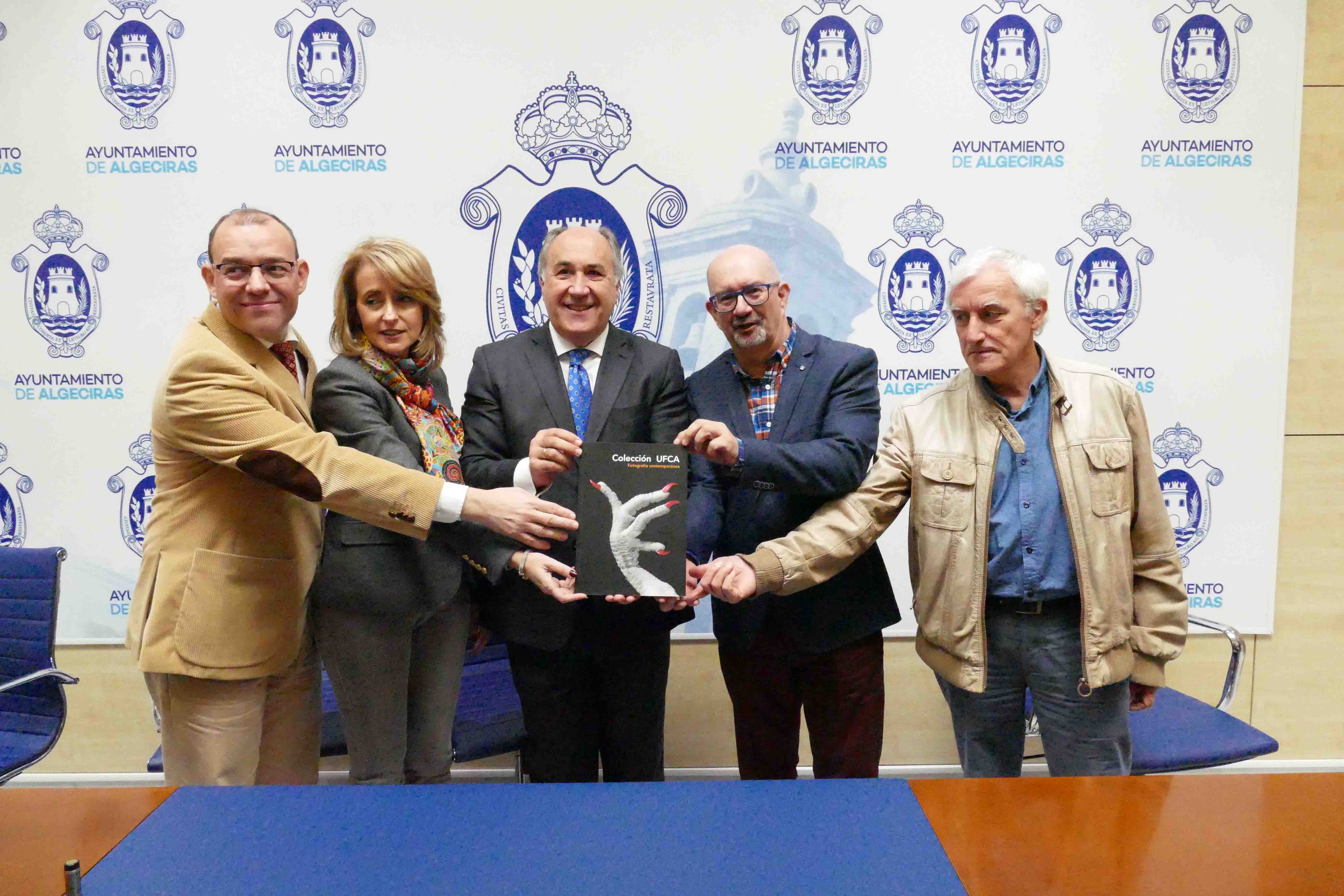 2-FIRMA DE CONVENIO CON LA UFCA PARA LA PUESTA EN MARCHA DE LA FOTOTECA MUNICIPAL