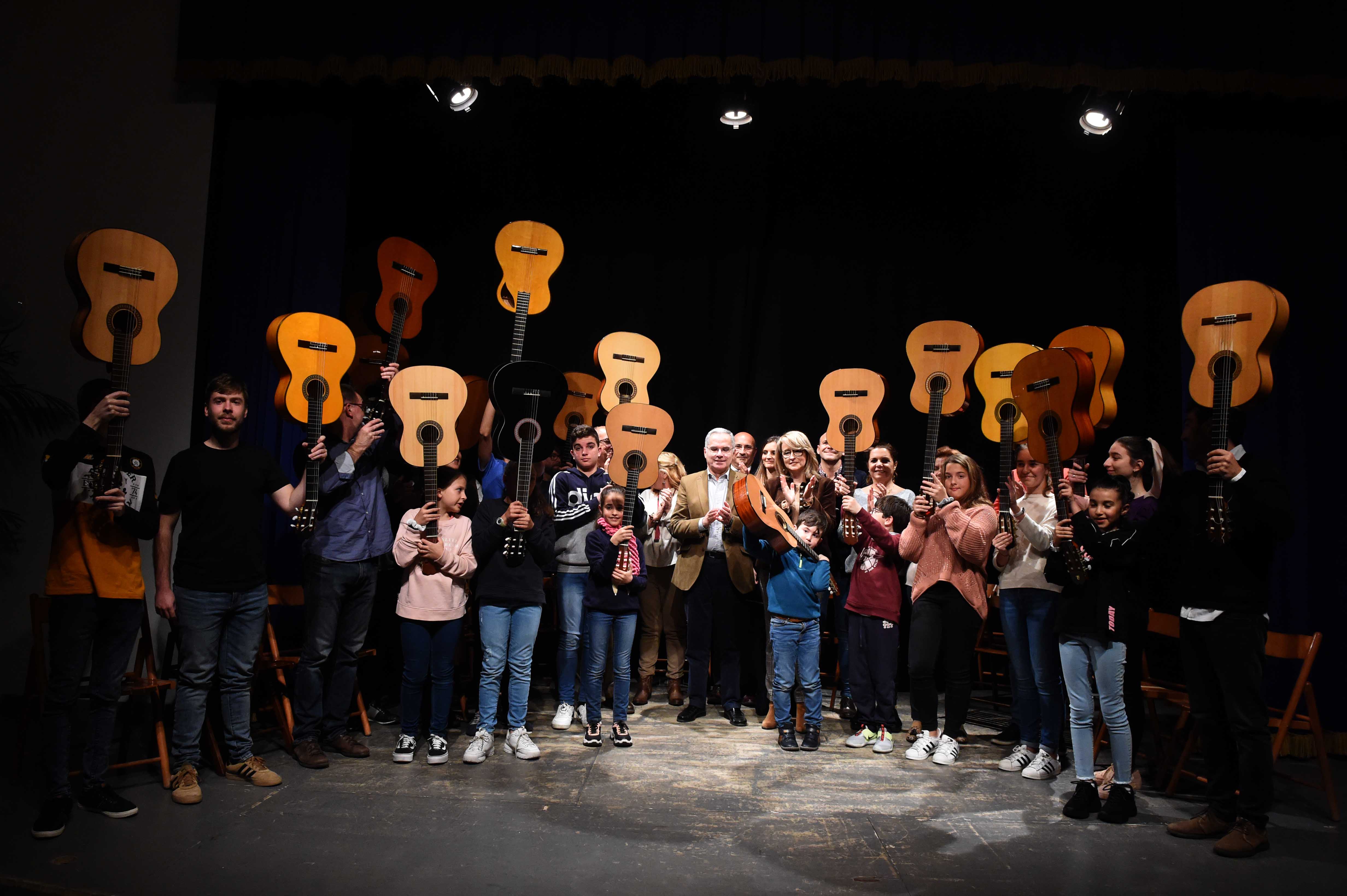 ACTO GUITARRAS AL CIELO EN HOMENAJE A PACO DE LUCÍA