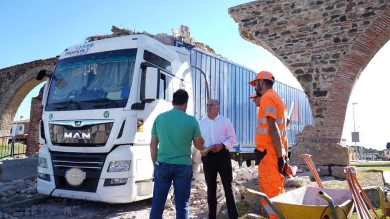 El Ayuntamiento pone en marcha los mecanismos que permitirán la reconstrucción de los Arcos del Cobre
