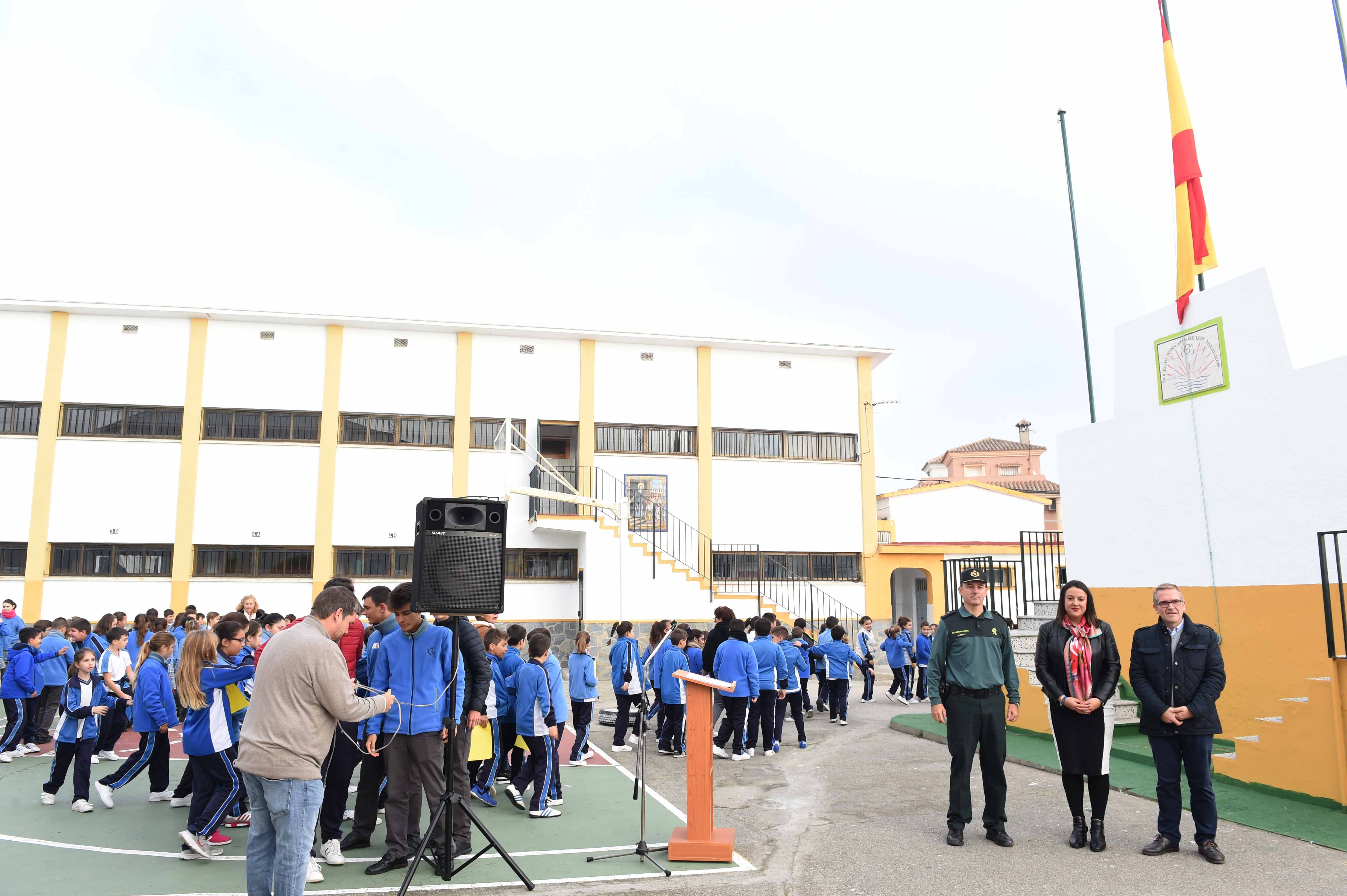 COLEGIO NUESTRA SEÑORA DE LOS MILAGROS IZADA DE BANDERA