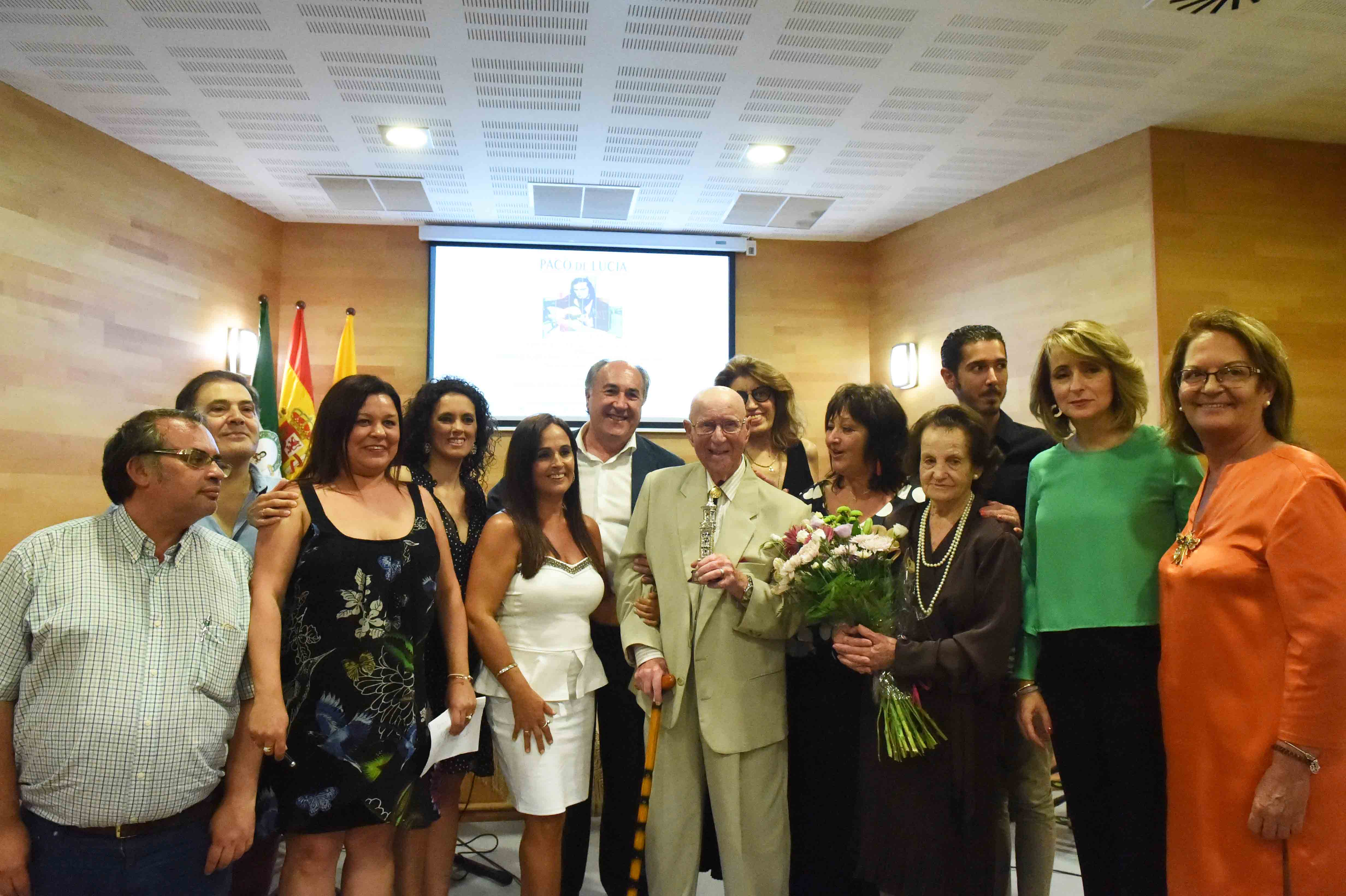 CONFERENCIA DE LA PERIODISTA GLORIA MASALLÁ HOMENAJE A FLORES EL GADITANO