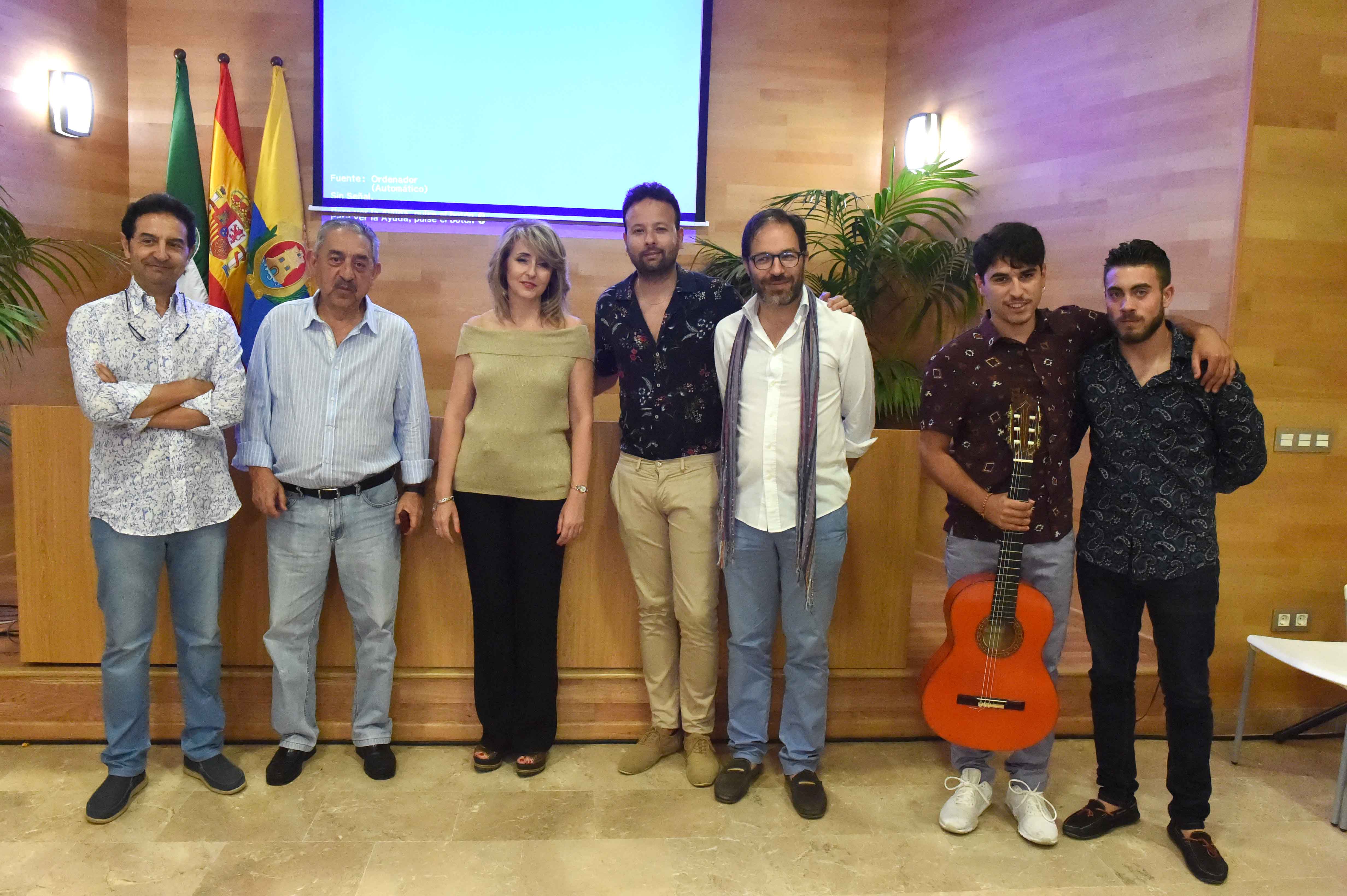CONFERENCIA LOS PLANETAS DE LA ISLA, A CARGO DE ANTONIO ORTEGA GÓMEZ Y LA ACTUACIÓN DEL CANTAOR FERNANDO CANELA