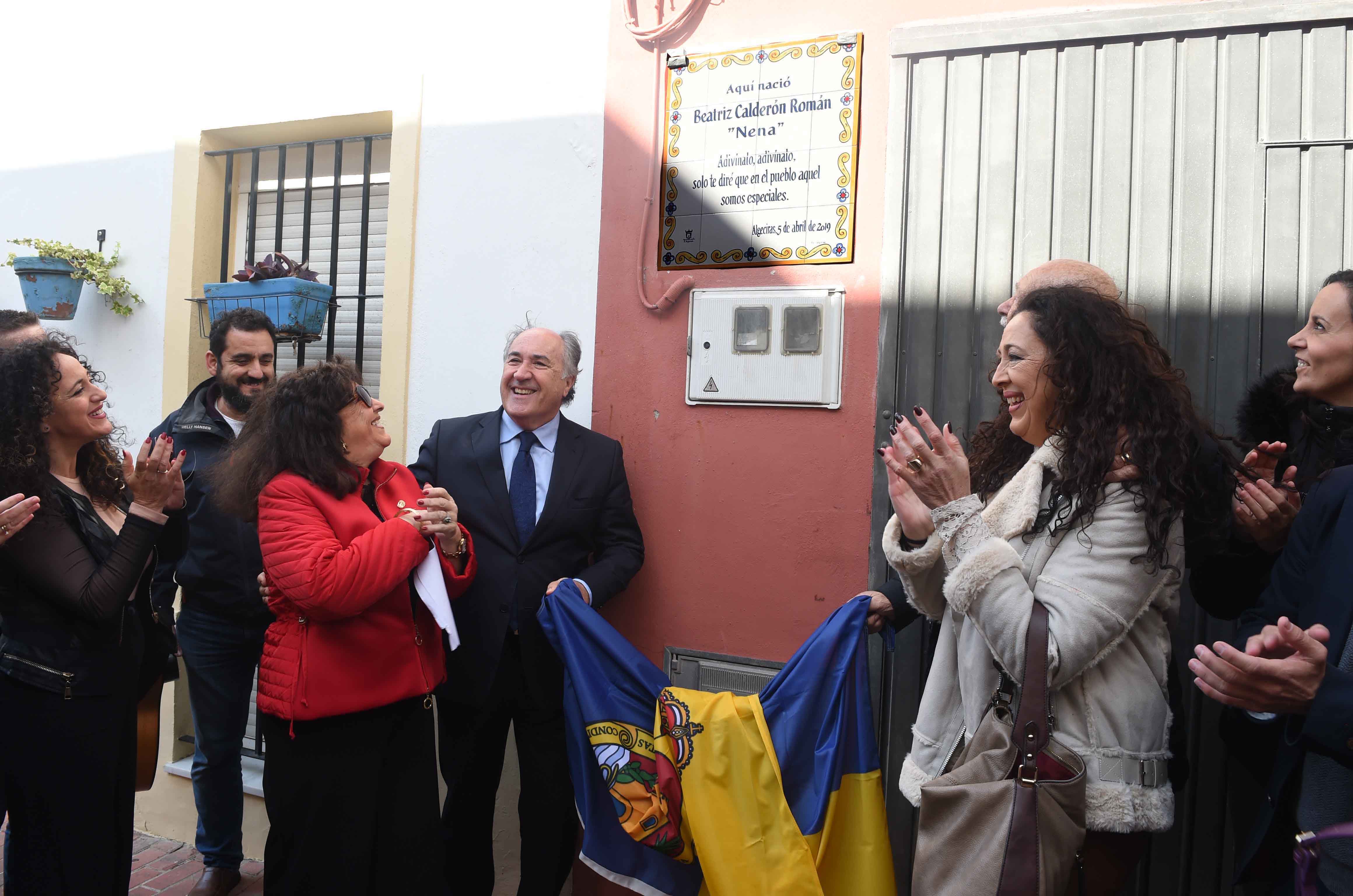 DESCUBRIMIENTO DE PLACA EN HOMENAJE A BEATRIZ CALDERÓN ROMÁN