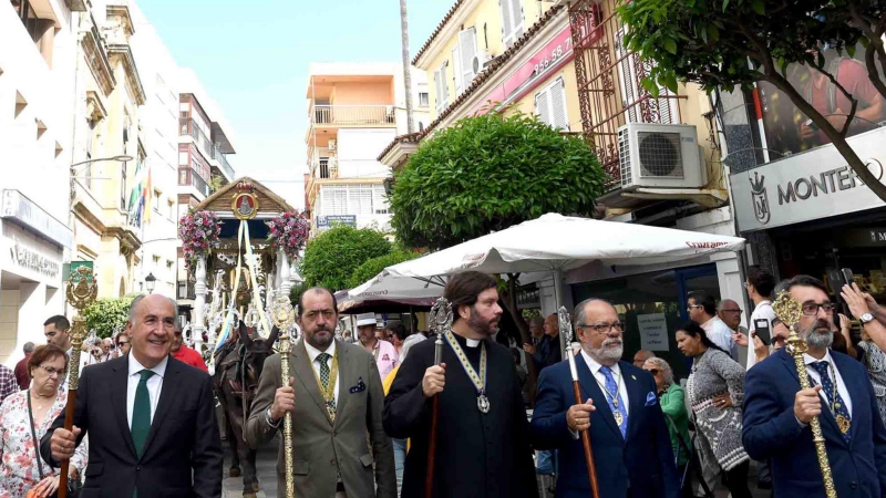 La Corporación arropa a los rocieros algecireños en el comienzo de su peregrinación