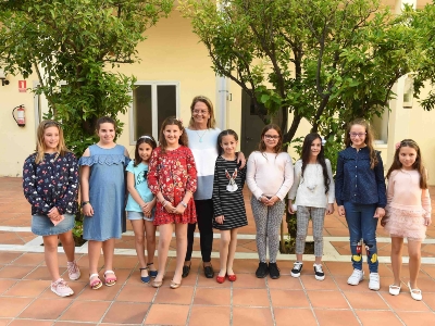 ELECCION REINA Y DAMAS INFANTILES
