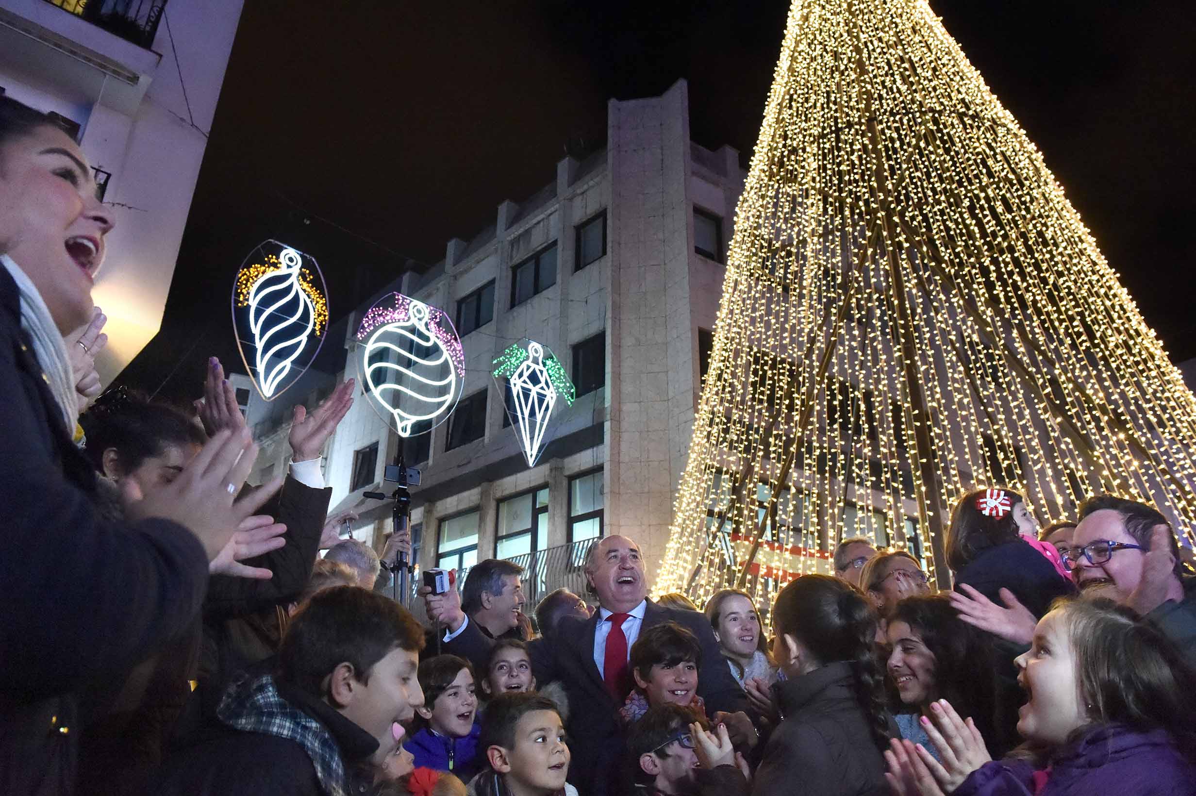 ENCENDIDO DEL ALUMBRADO EXTRAORDINARIO NAVIDEÑO