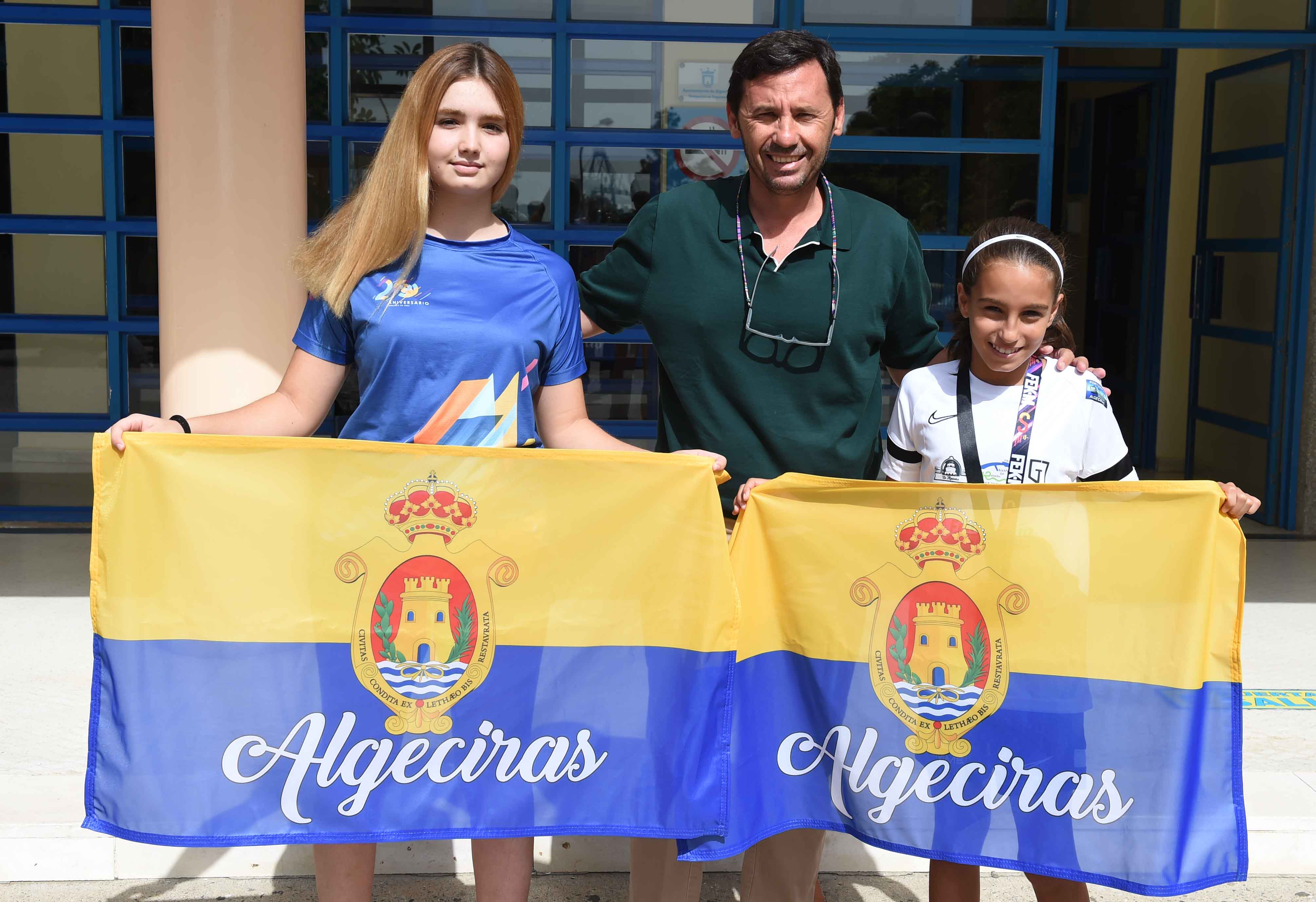 ENTREGA BANDERA WATERPOLO y ENTREGA BANDERA BOLAÑOS CAMPEONA DE ESPAÑA KICK BOXING