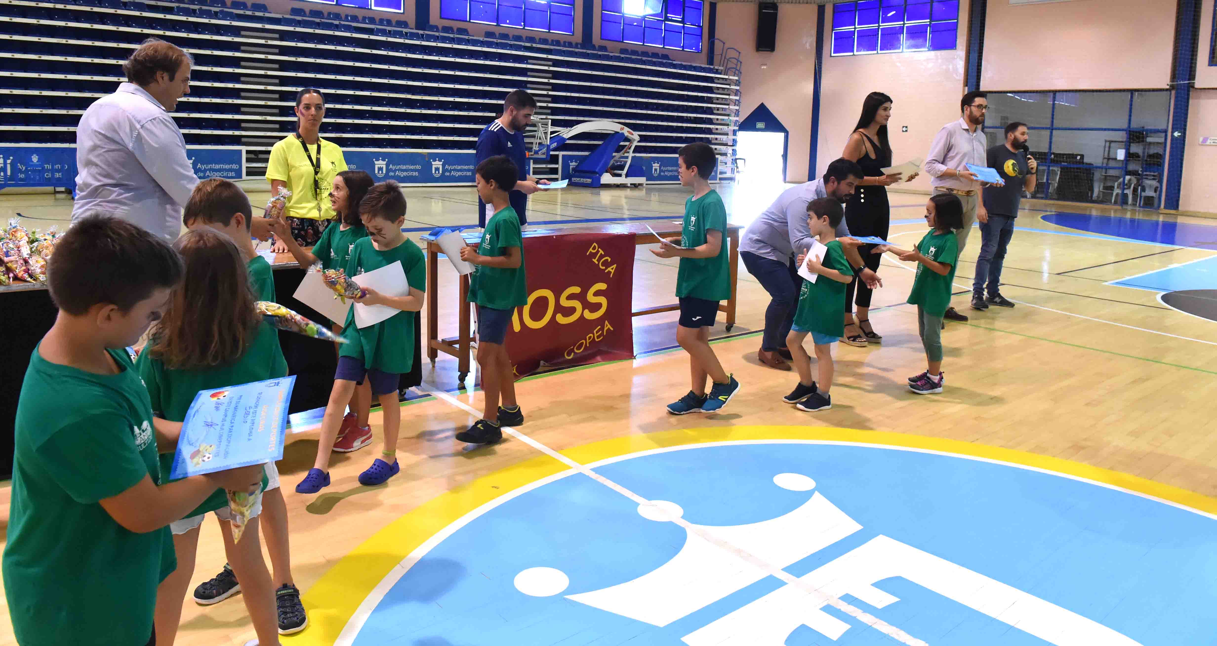 ENTREGA DE DIPLOMAS CAMPUES MULTIDEPORTES