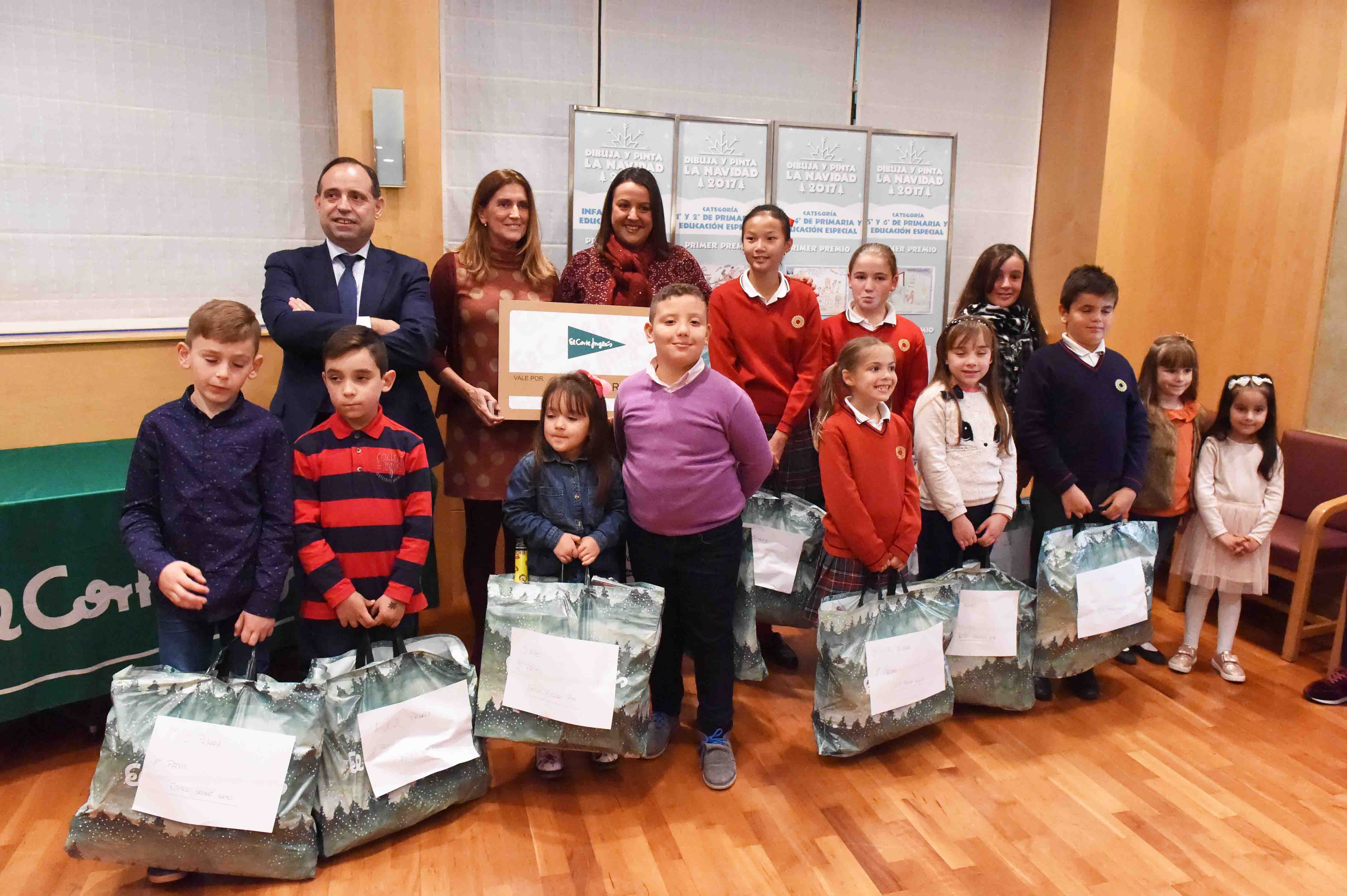 ENTREGA DE PREMIOS CONCURSO DIBUJA Y PINTA LA NAVIDAD