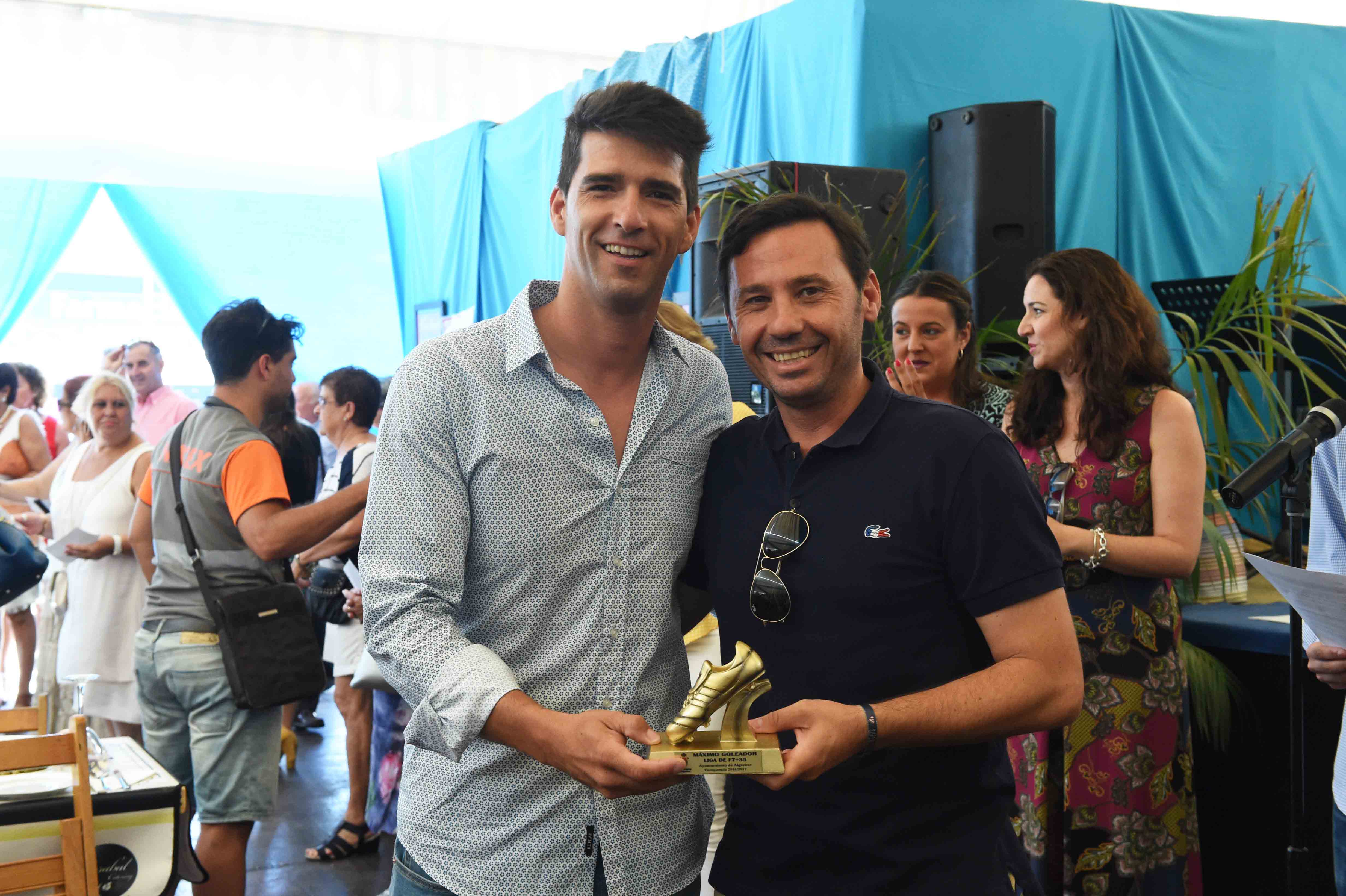 ENTREGA DE TROFEOS DE LOS CAMPEONATOS MUNICIPALES DE FÚTBOL