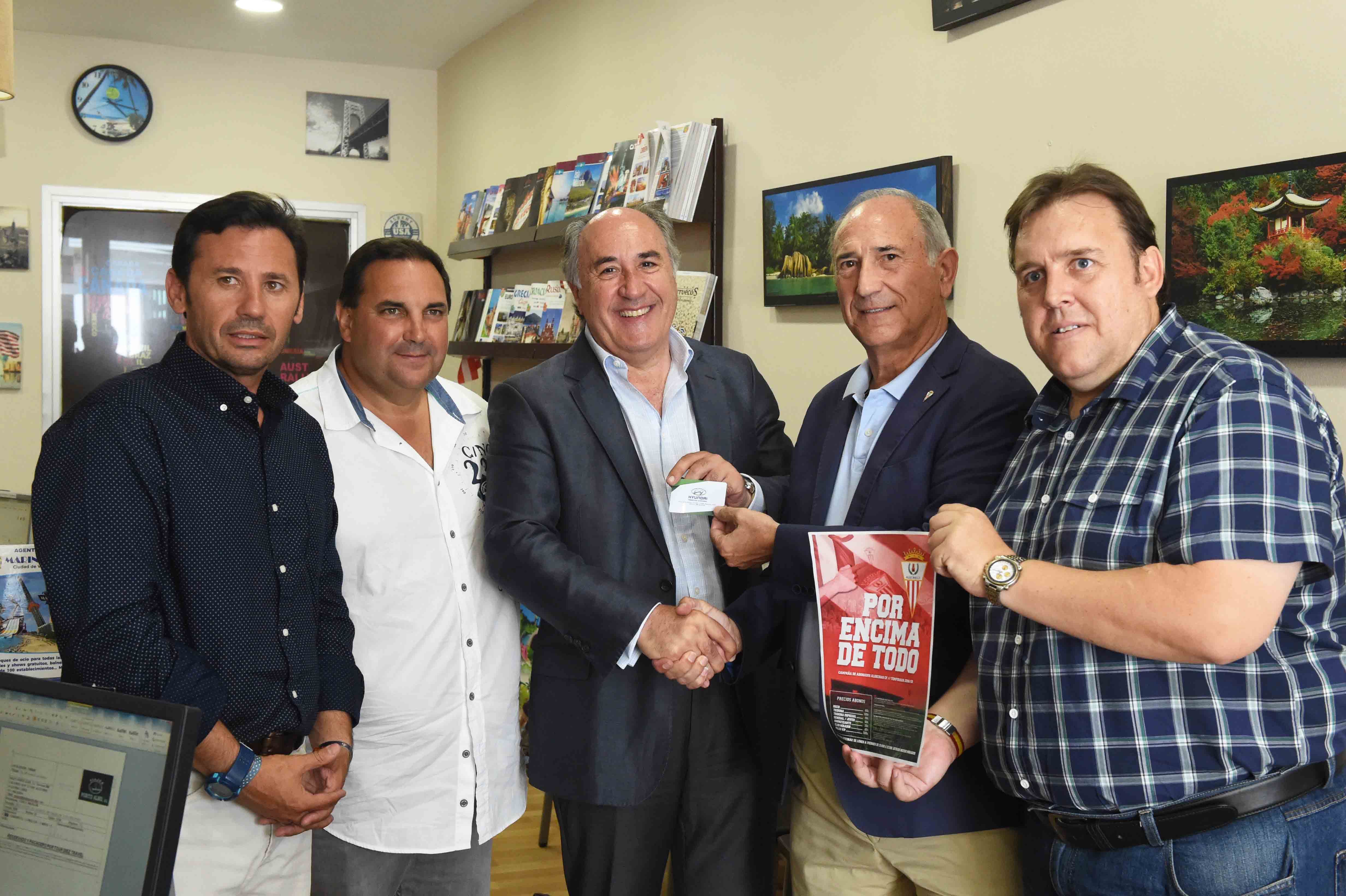 ENTREGA DEL CARNET DEL ALGECIRAS C.F. AL ALCALD