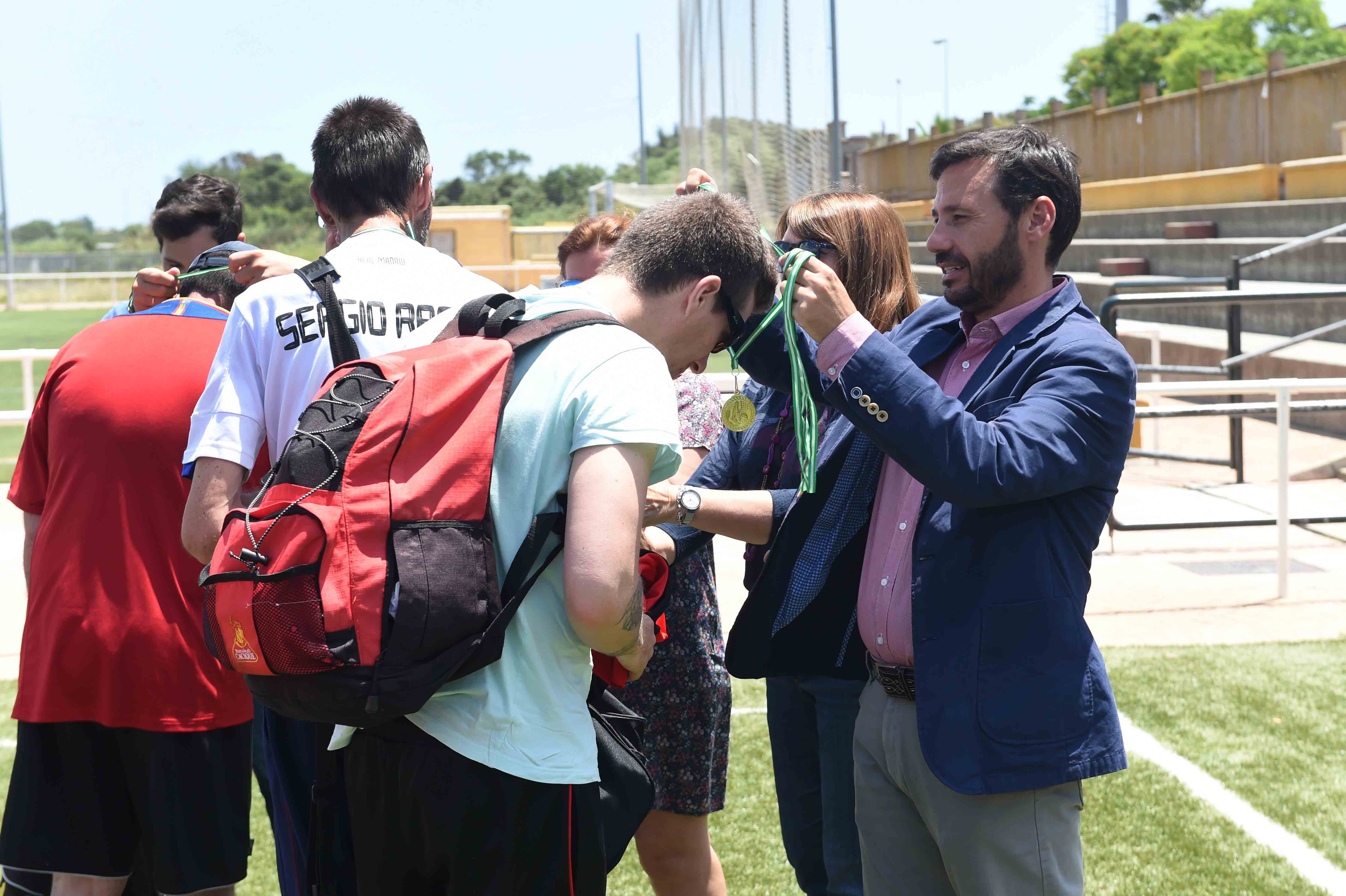 ENTREGA TROFEOS FUTBOL 7 APADIS