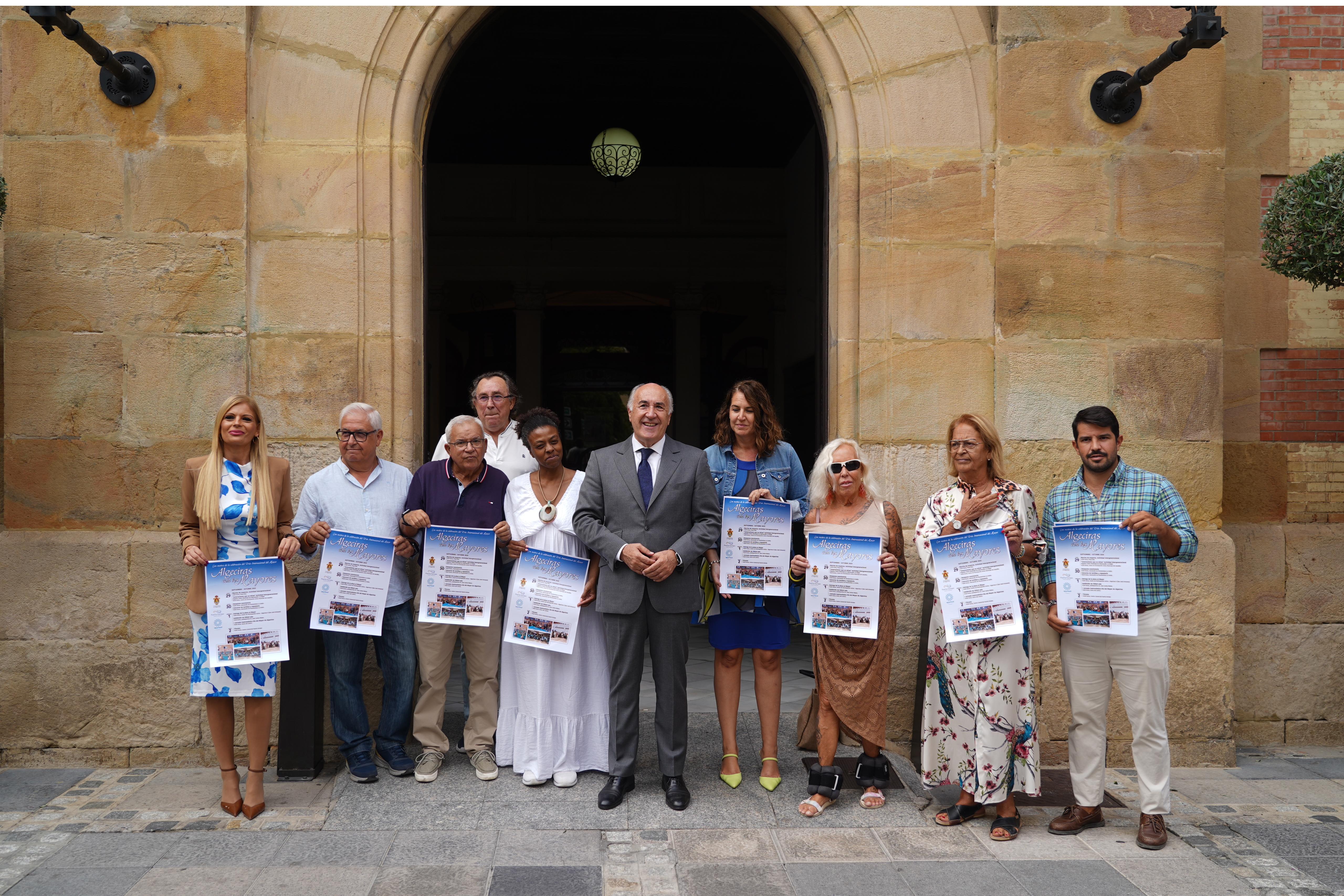 FOTO CARTEL MAYORES 1
