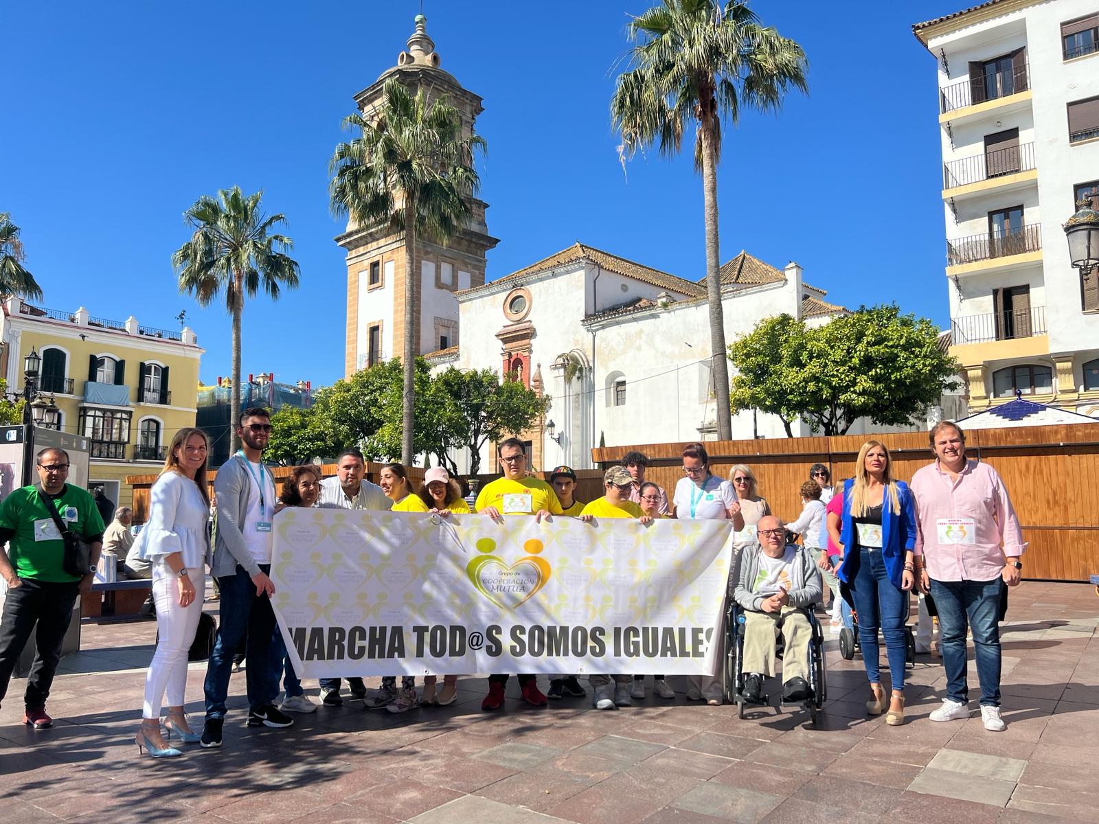FOTO MARCHA GRUPOO COOP