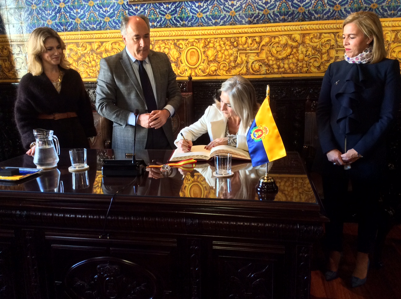 Firma consejera