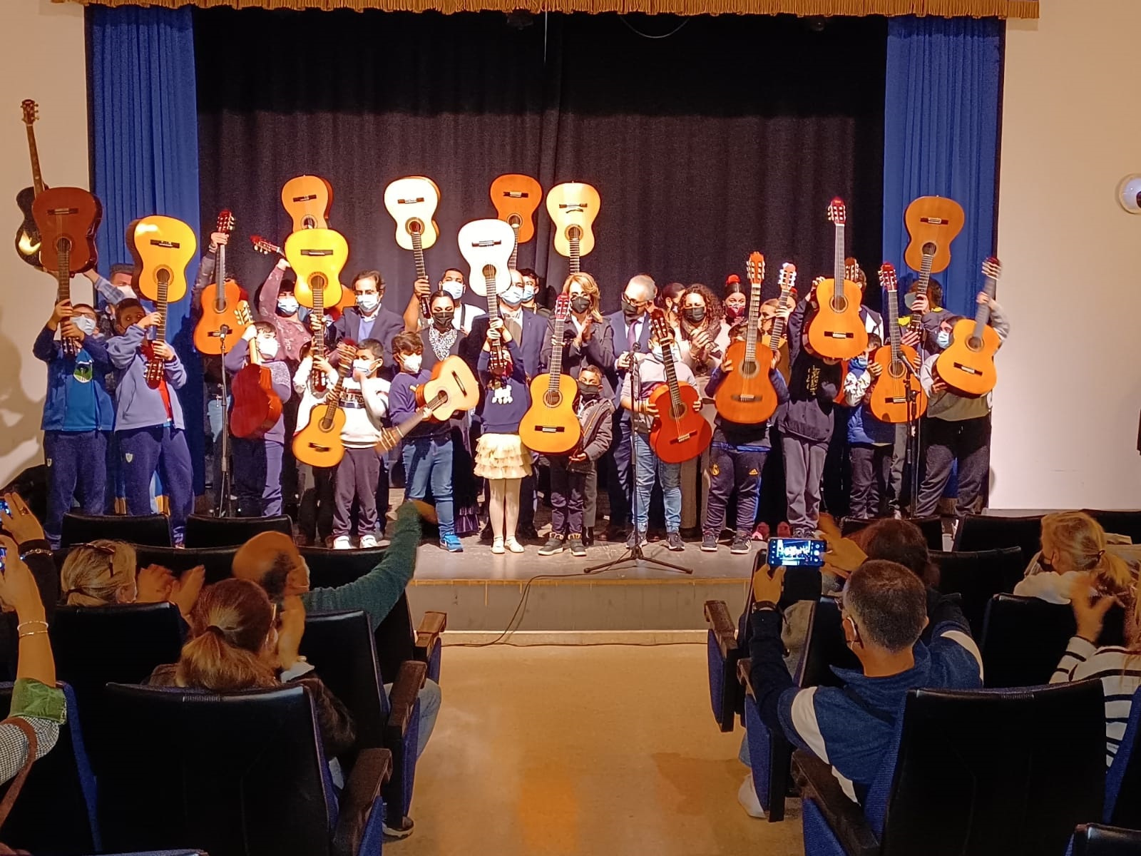 Guitarras al cielo