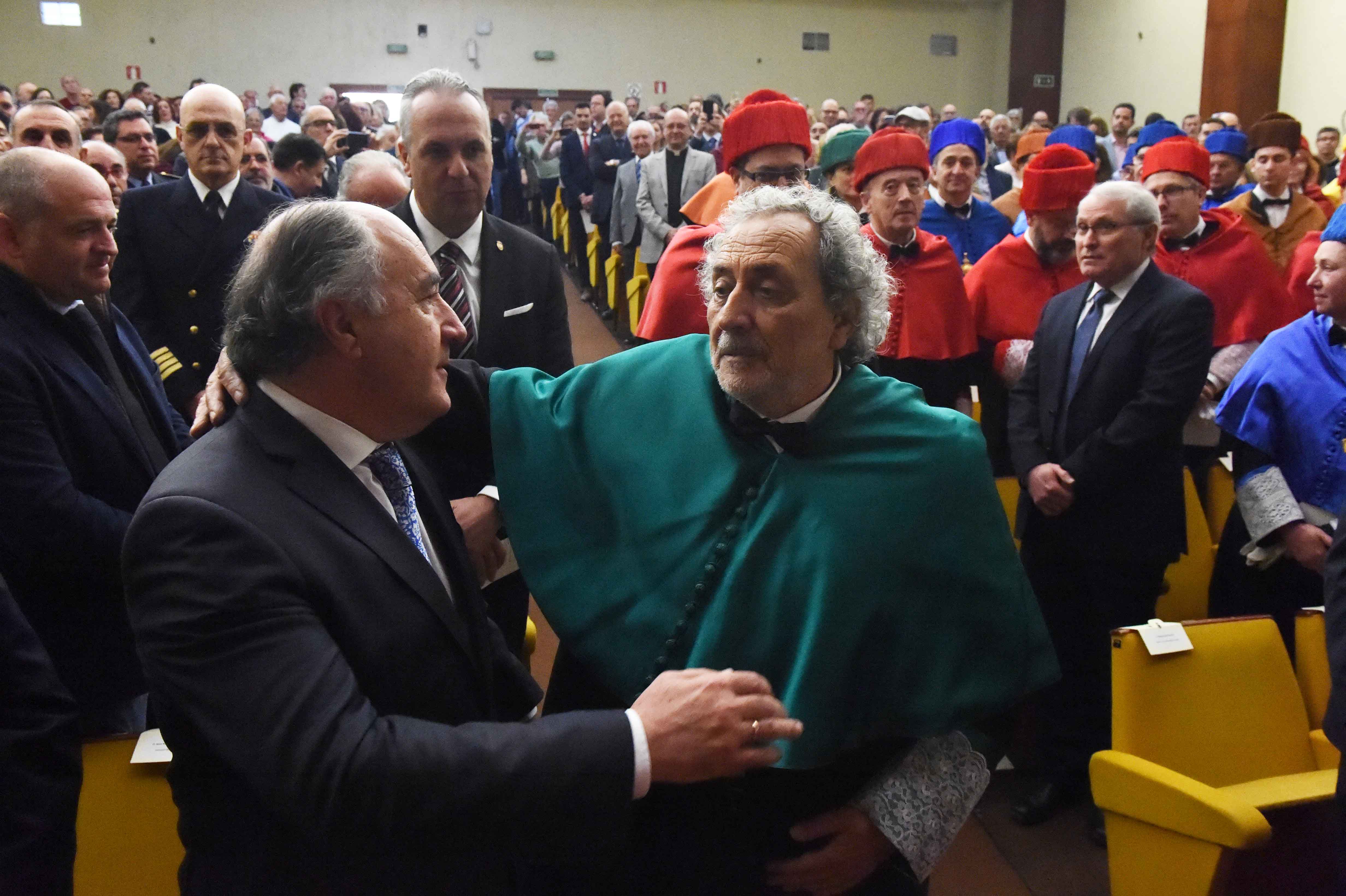 INVESTIDURA CHAMIZO DOCTOR HONORIS CAUSA