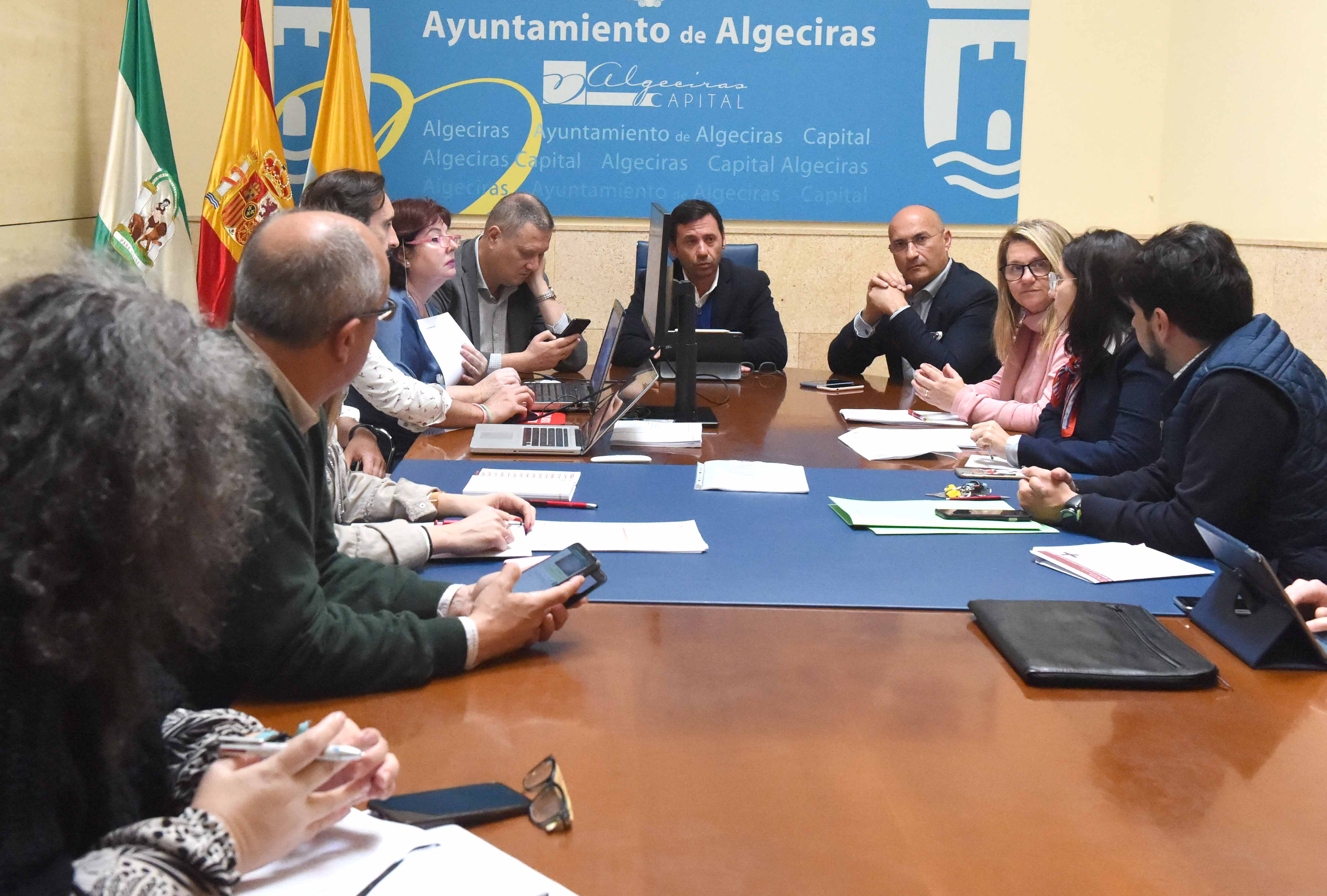 MESA CONTRATACION PARQUES INFANTILES