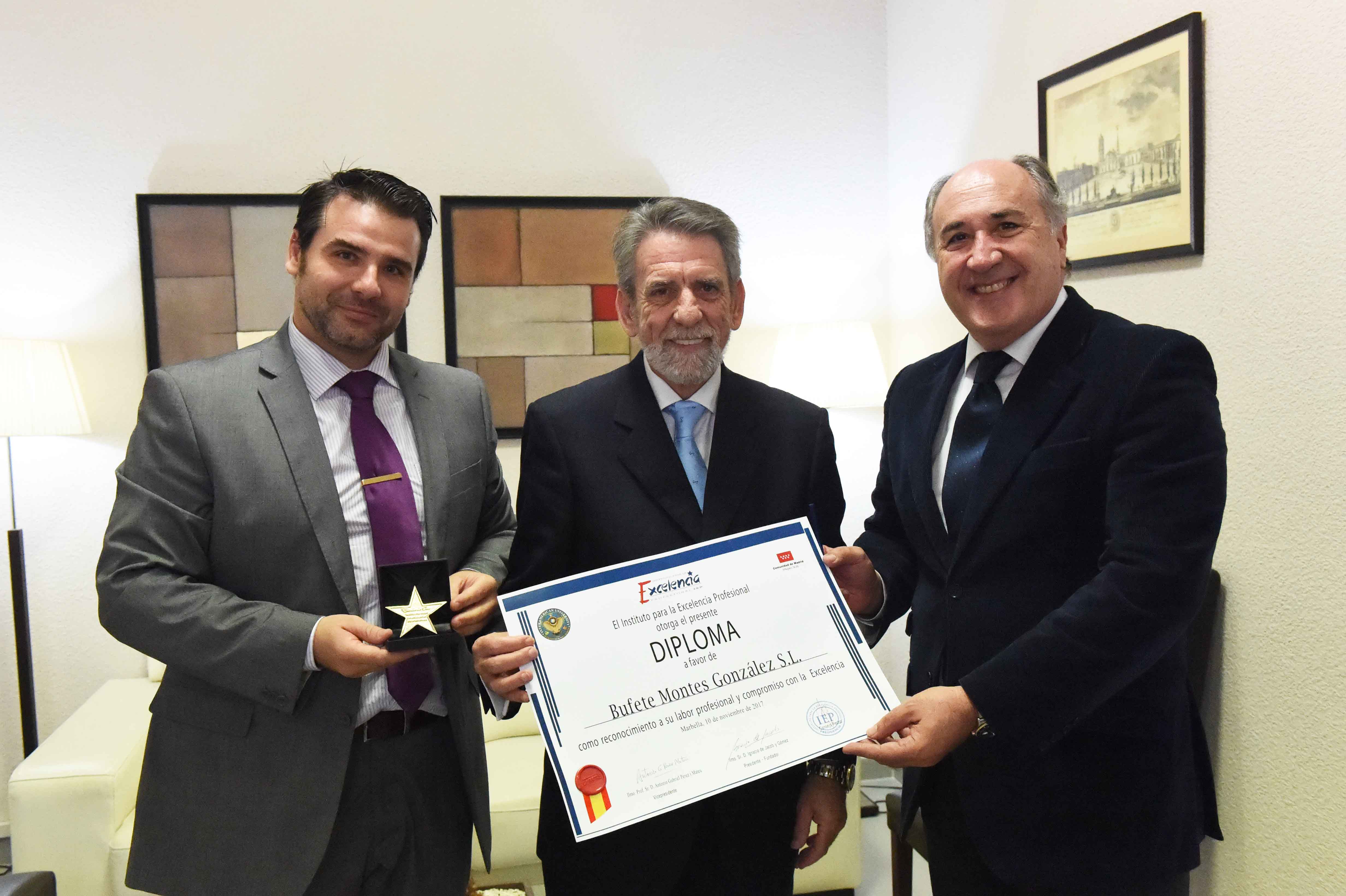 PREMIO ABOGADOS