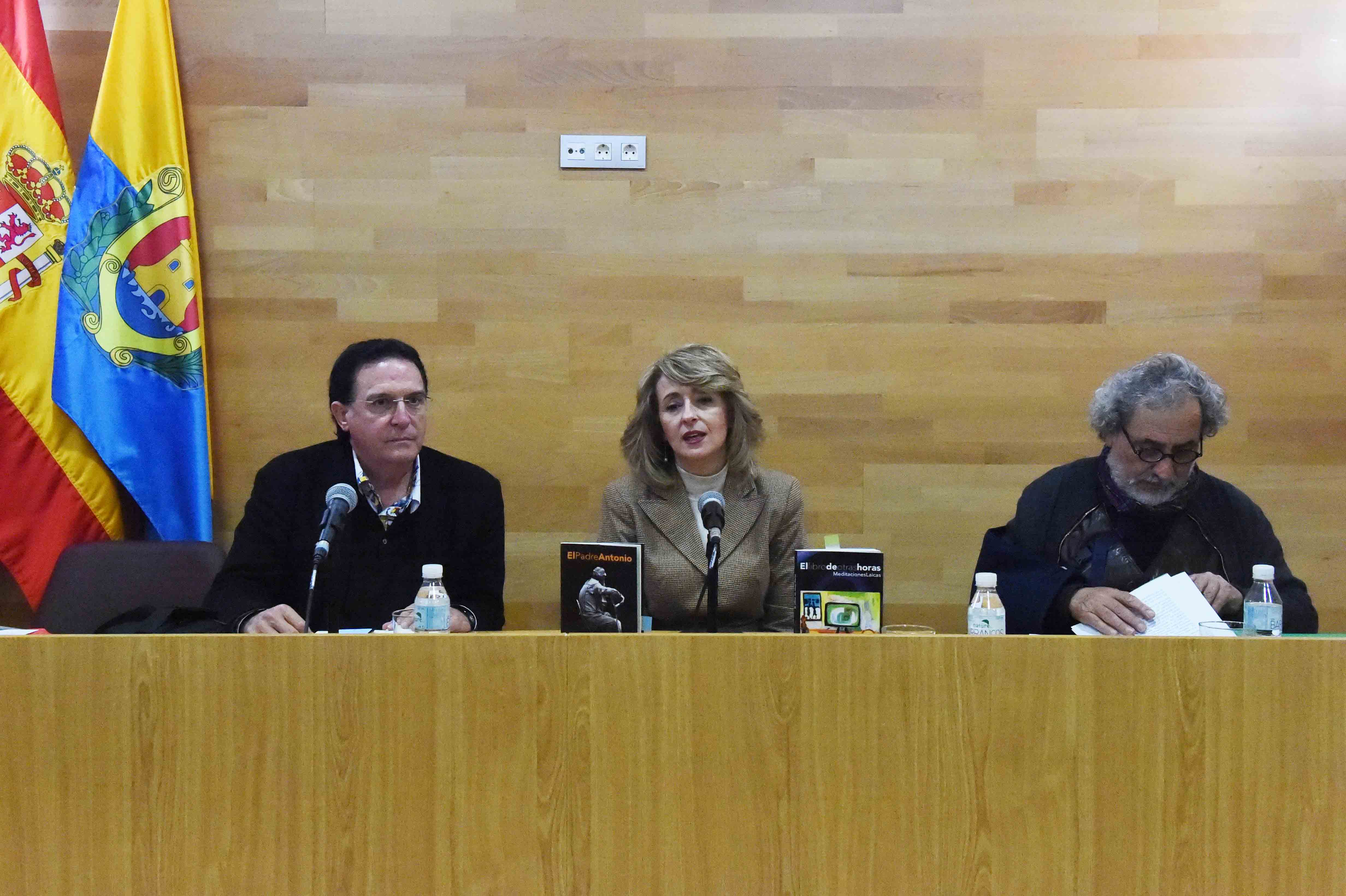 PRESENTACIÓN DE LOS LIBROS EL PADRE ANTONIO Y EL LIBRO DE OTRAS HORAS DE JOSÉ CHAMIZO