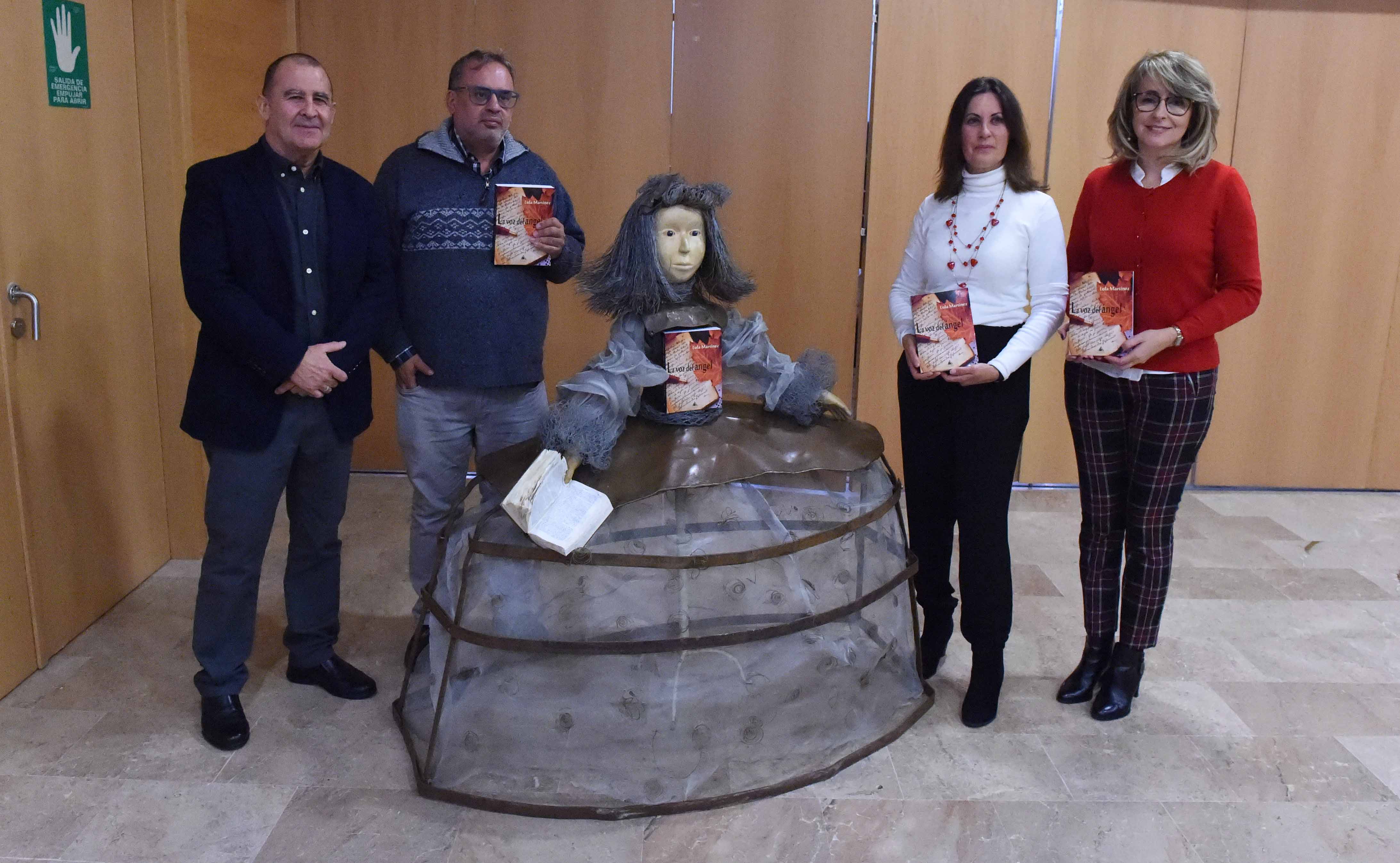 PRESENTACION LIBRO DE LOLA MARTINEZ