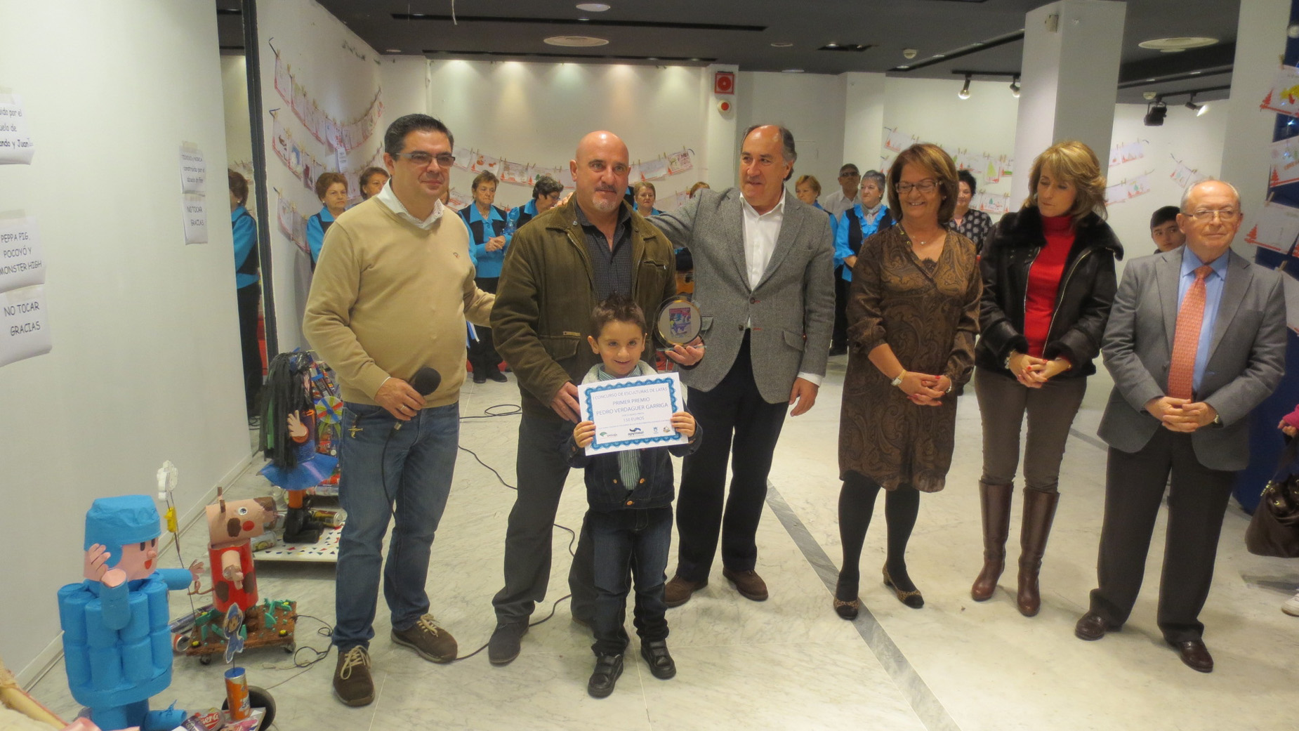 Primer premio concurso latas