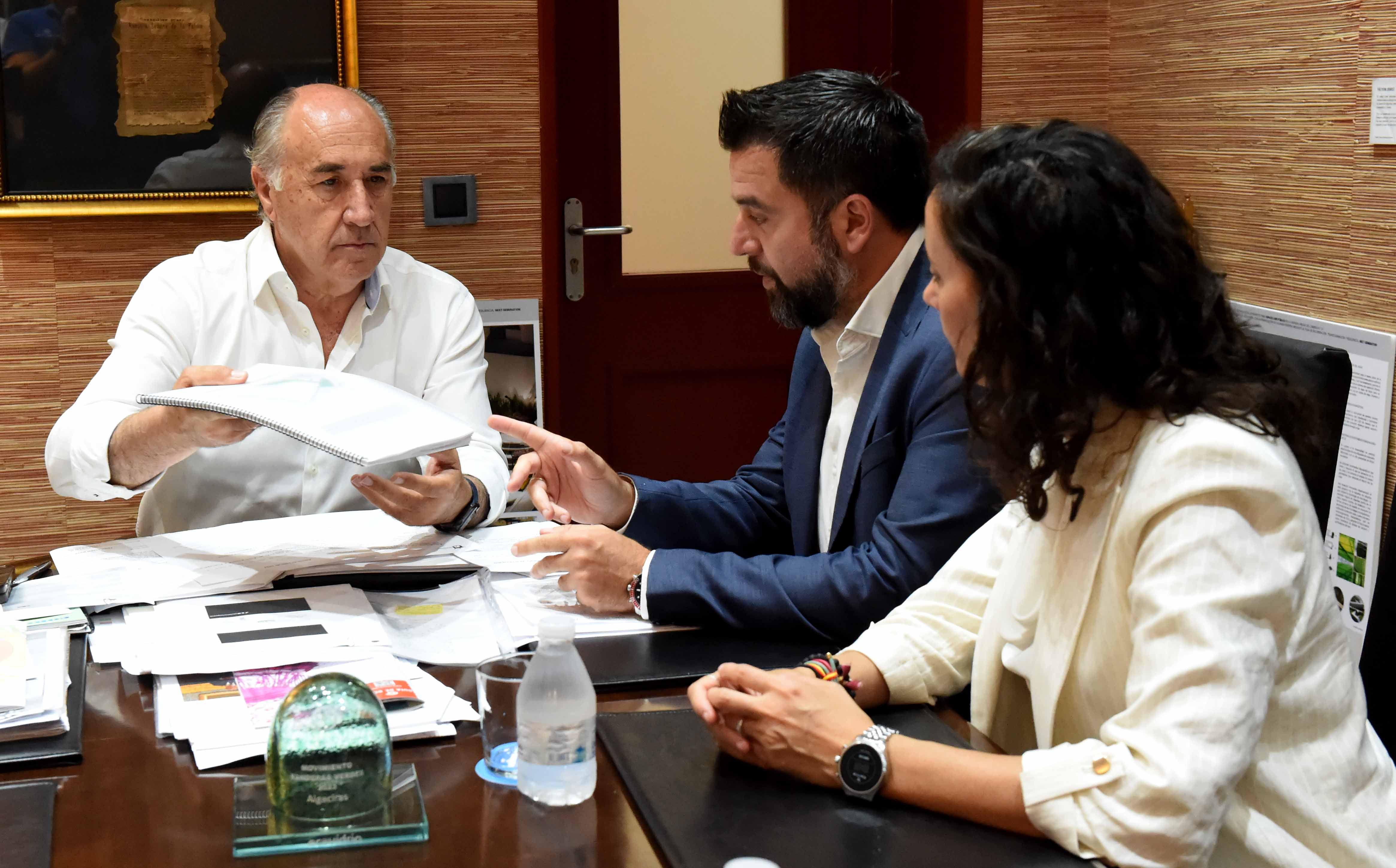 REUNION CON EL DELEGADO DE LA ZONA FRANCA