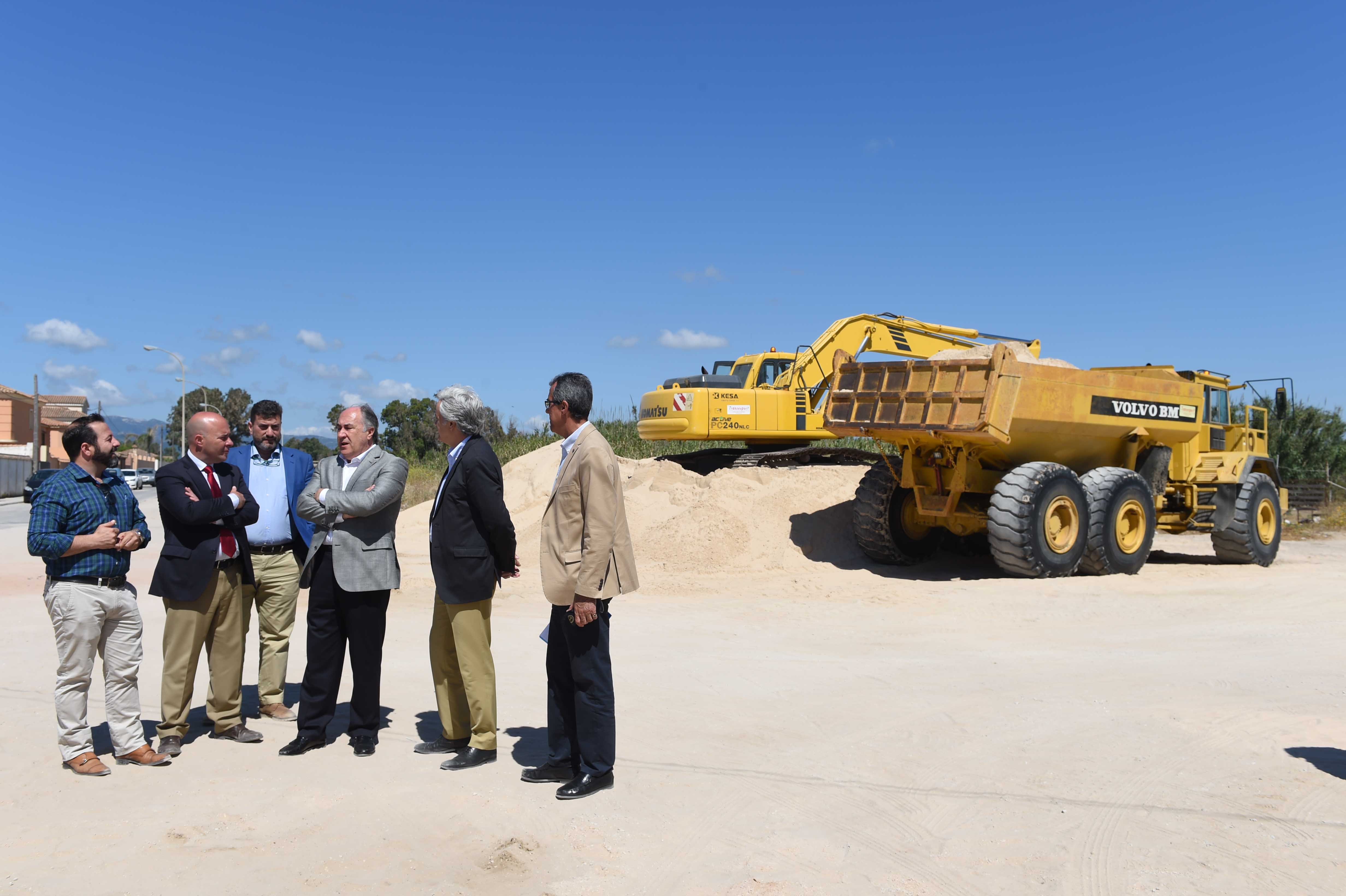 RINCONCILLO VOTABARA VISITA PLAYA CON SUBDELEGADO DEL GOBIERNO