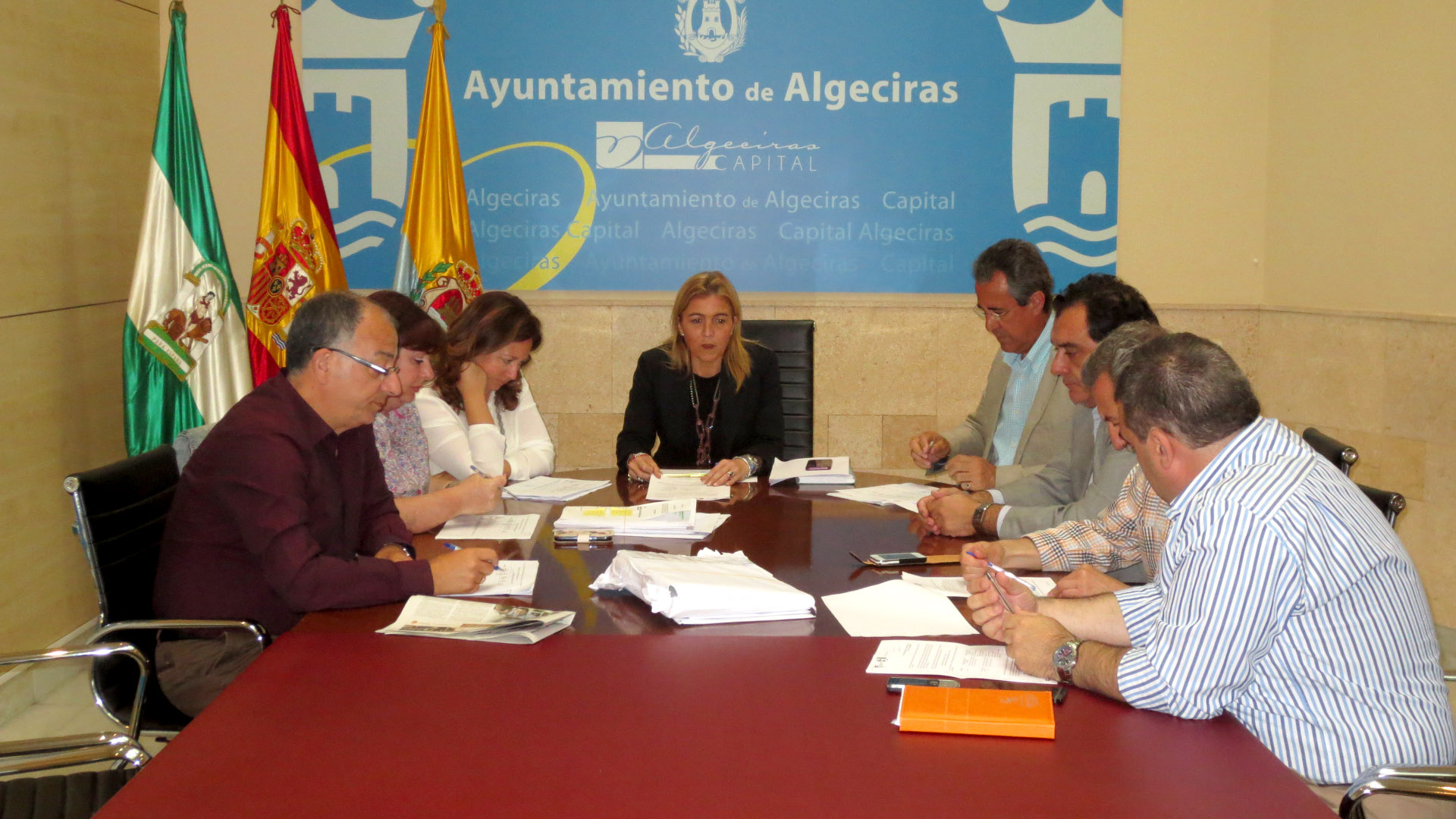 SALA DE COMISIONES MESA DE CONTRATACION NUDO DE PAJARETE