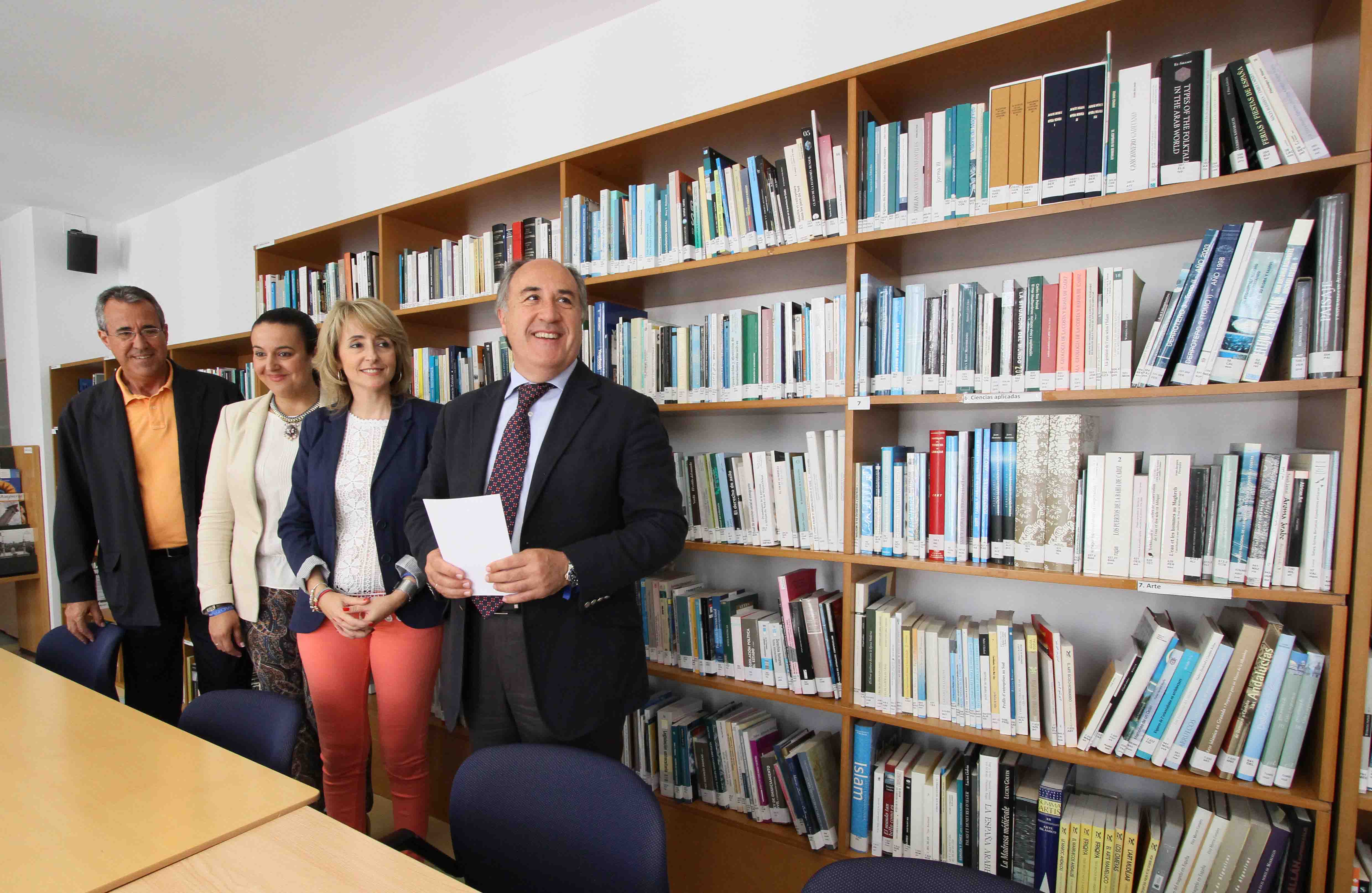 VISITA A LA BIBLIOTECA DEL ESTRECHO
