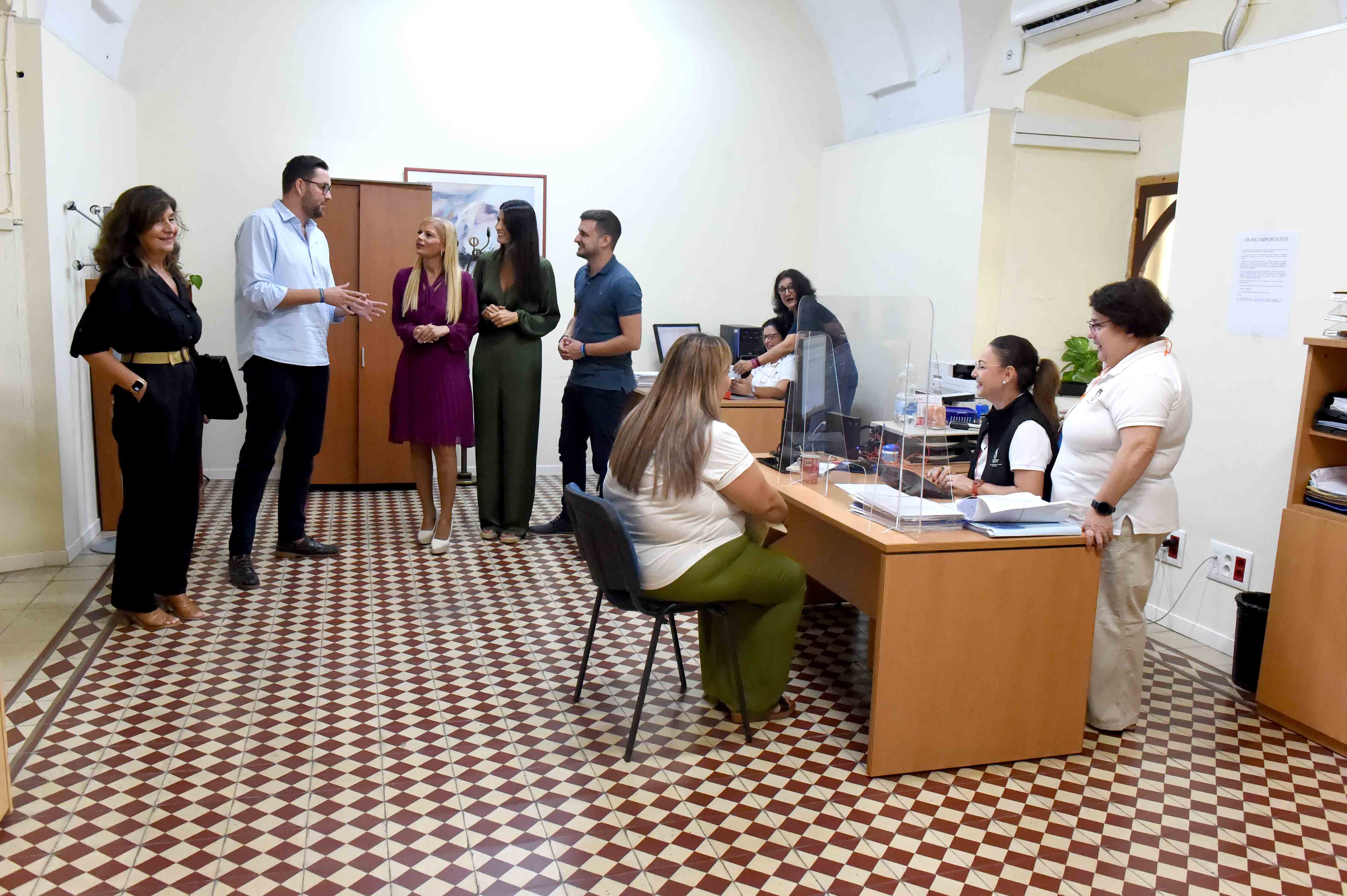 VISITA ALUMNOS PLAN DE EMPLEO DATA XXIII