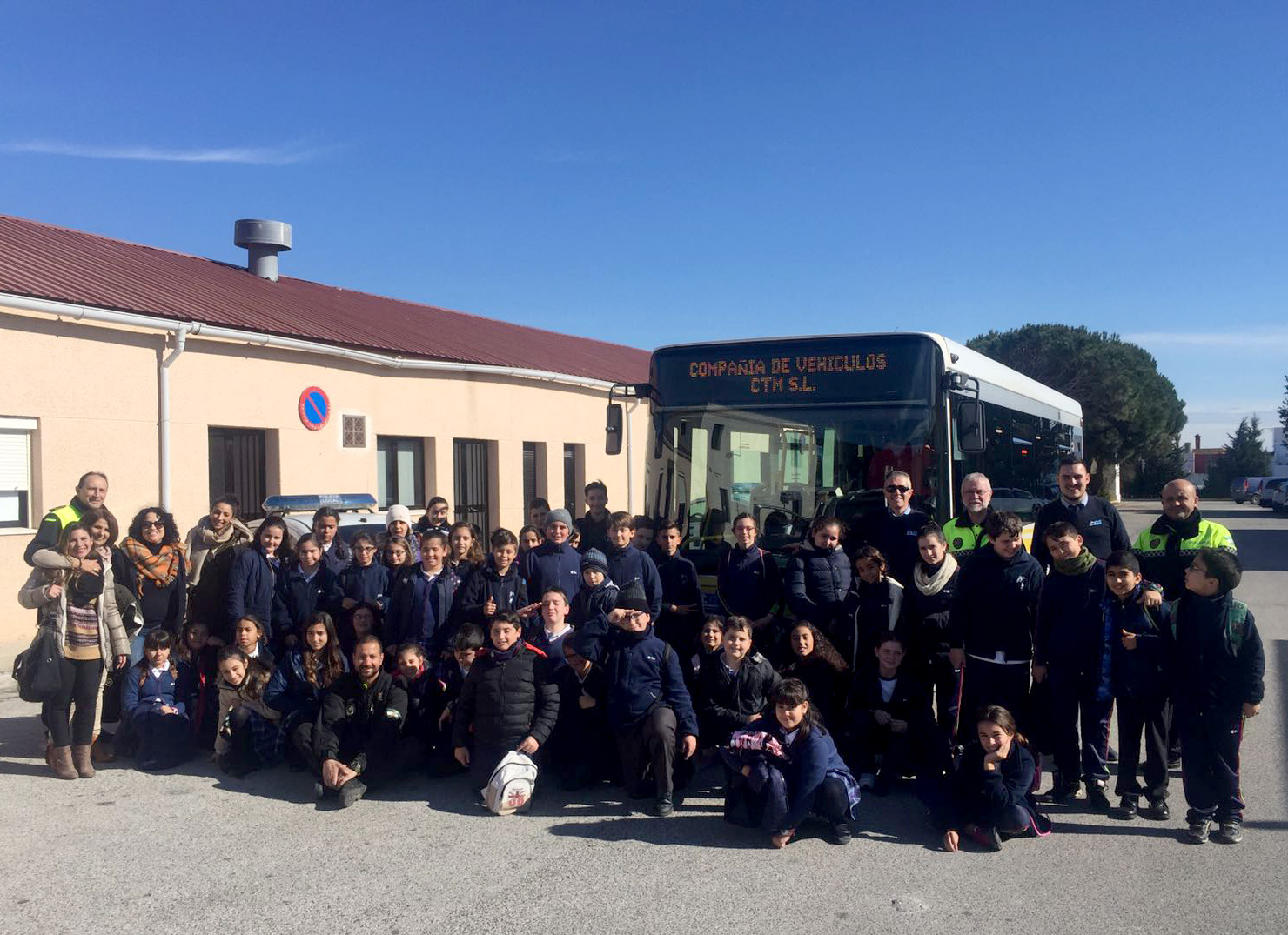 VISITA COLEGIO ADORATRICES
