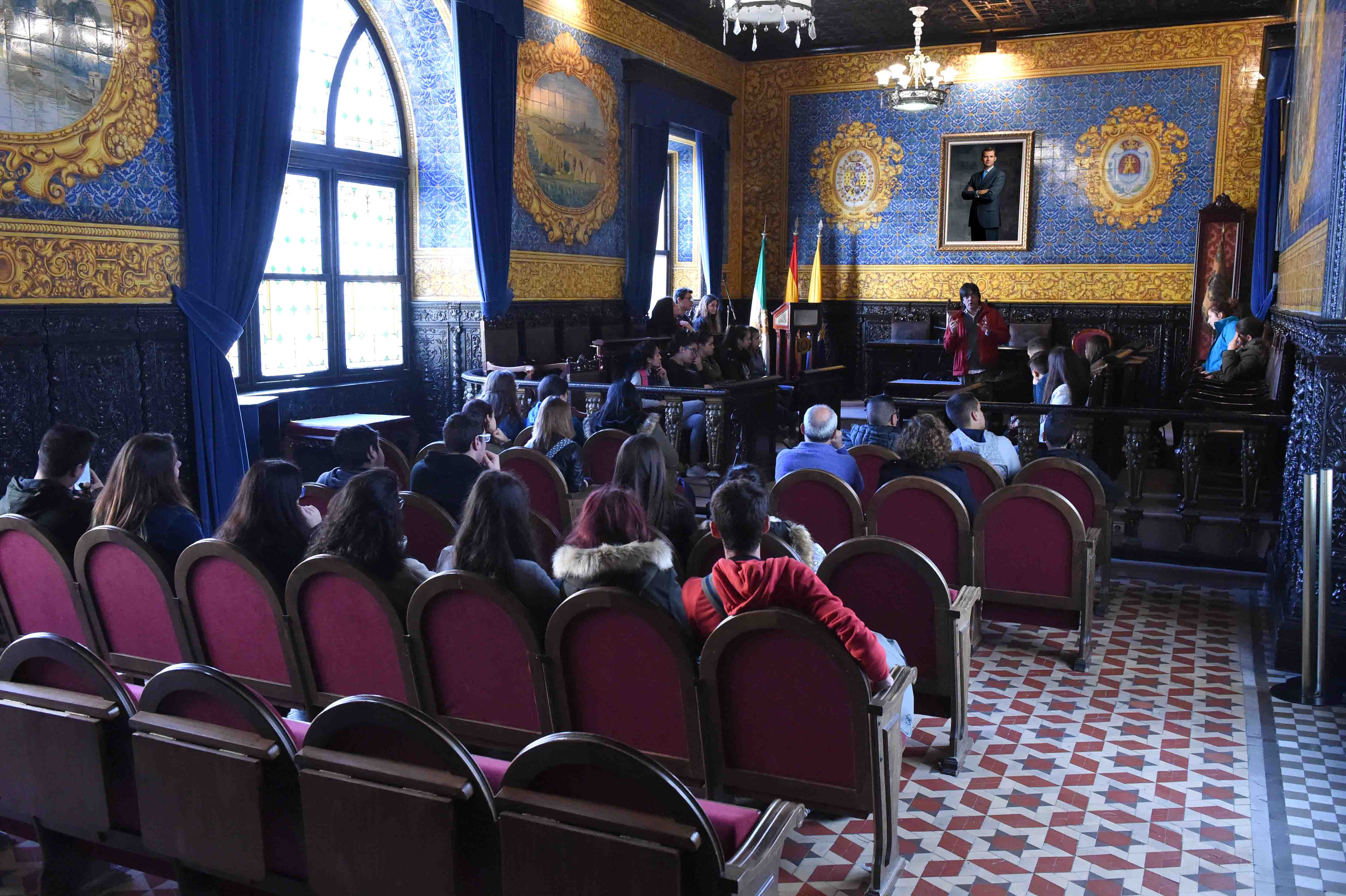 VISITA COLEGIO SALADILLO AL SALON DE PLENOS