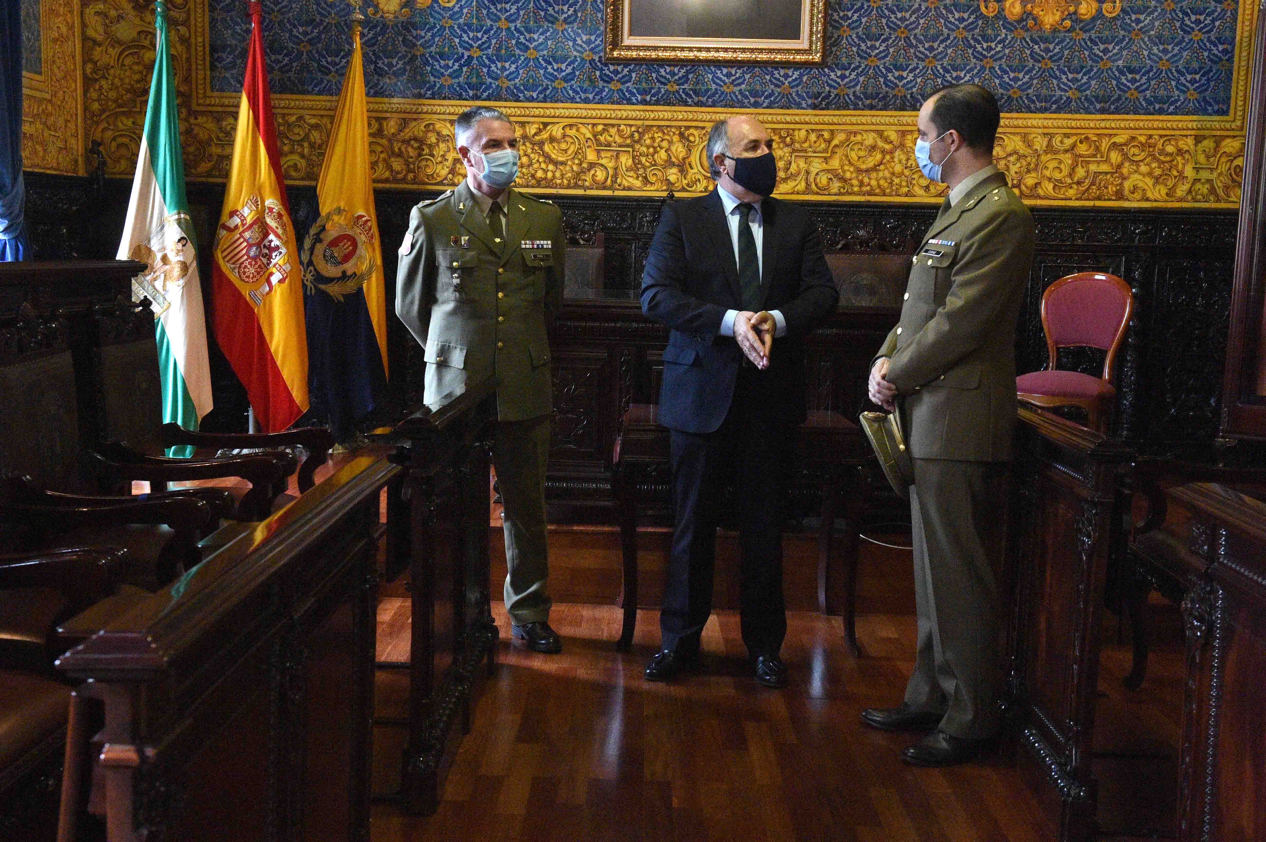 VISITA OFICIAL ACUARTELAMIENTO ADALIDES