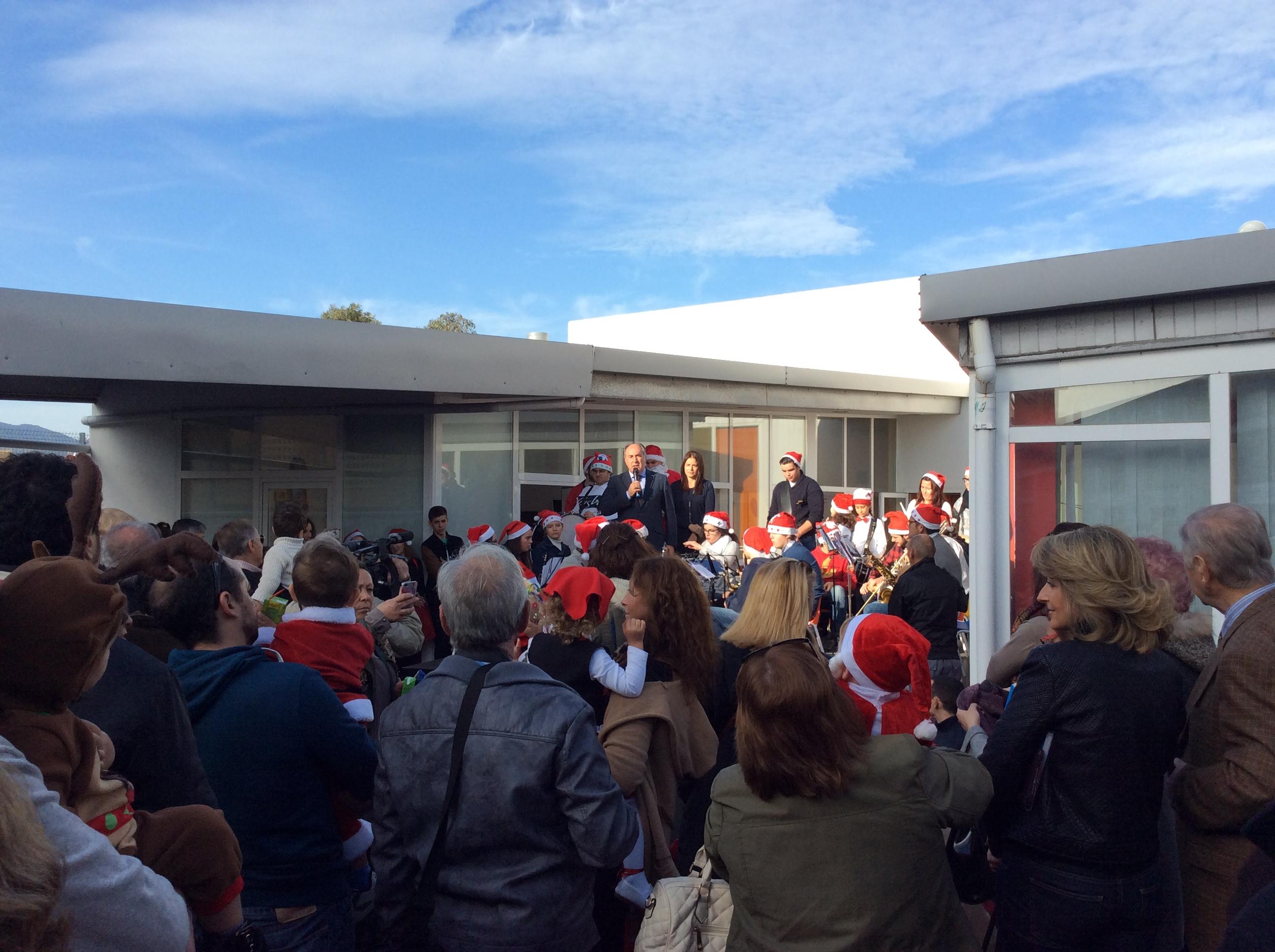 Landaluce participa en la fiesta navideña de la Escuela Infantil “El
