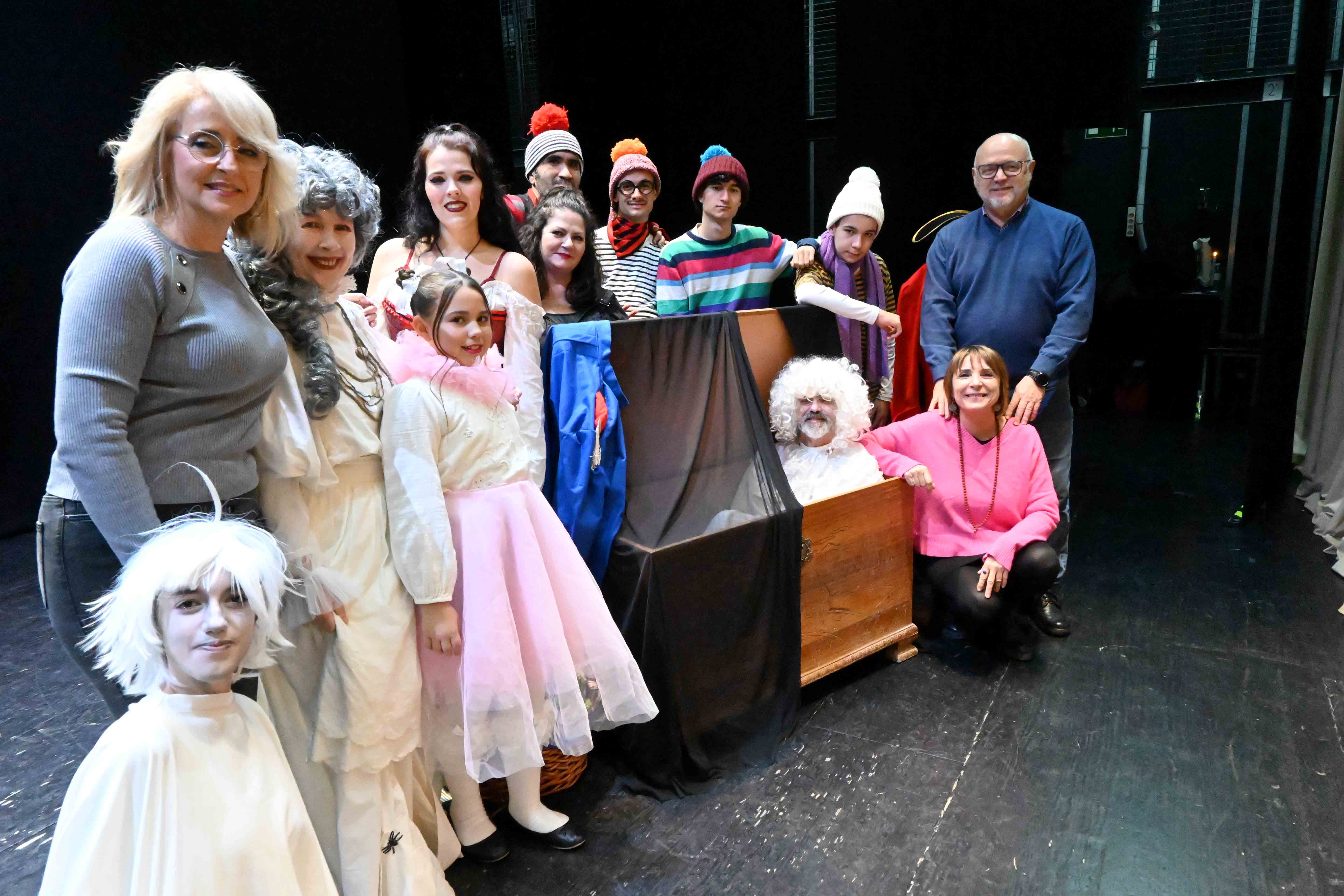 OBRA DE TEATRO DE BARRIO VIVO