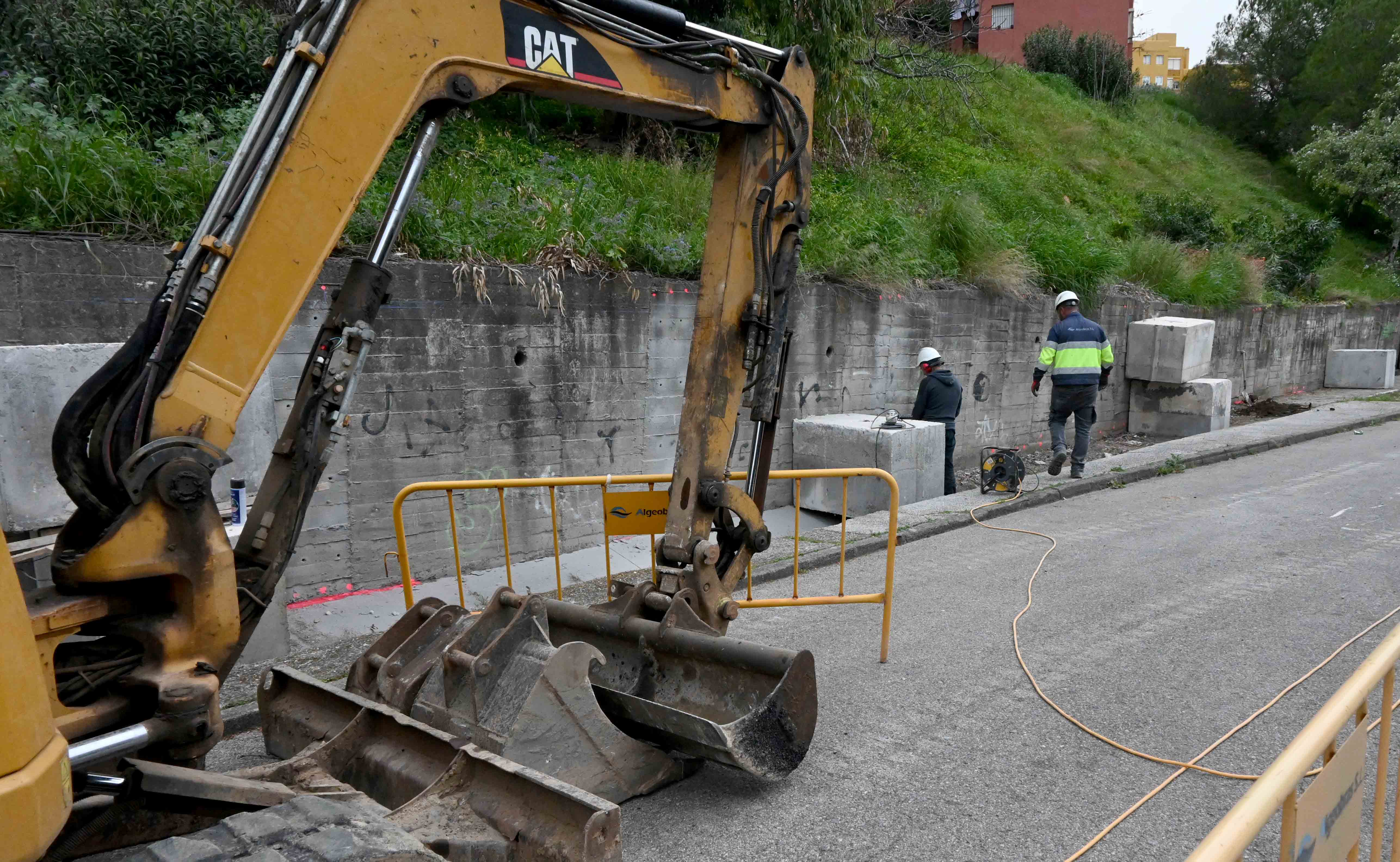 OBRAS MURO DE CONTENCION CALLE FRANCISCO RIERA